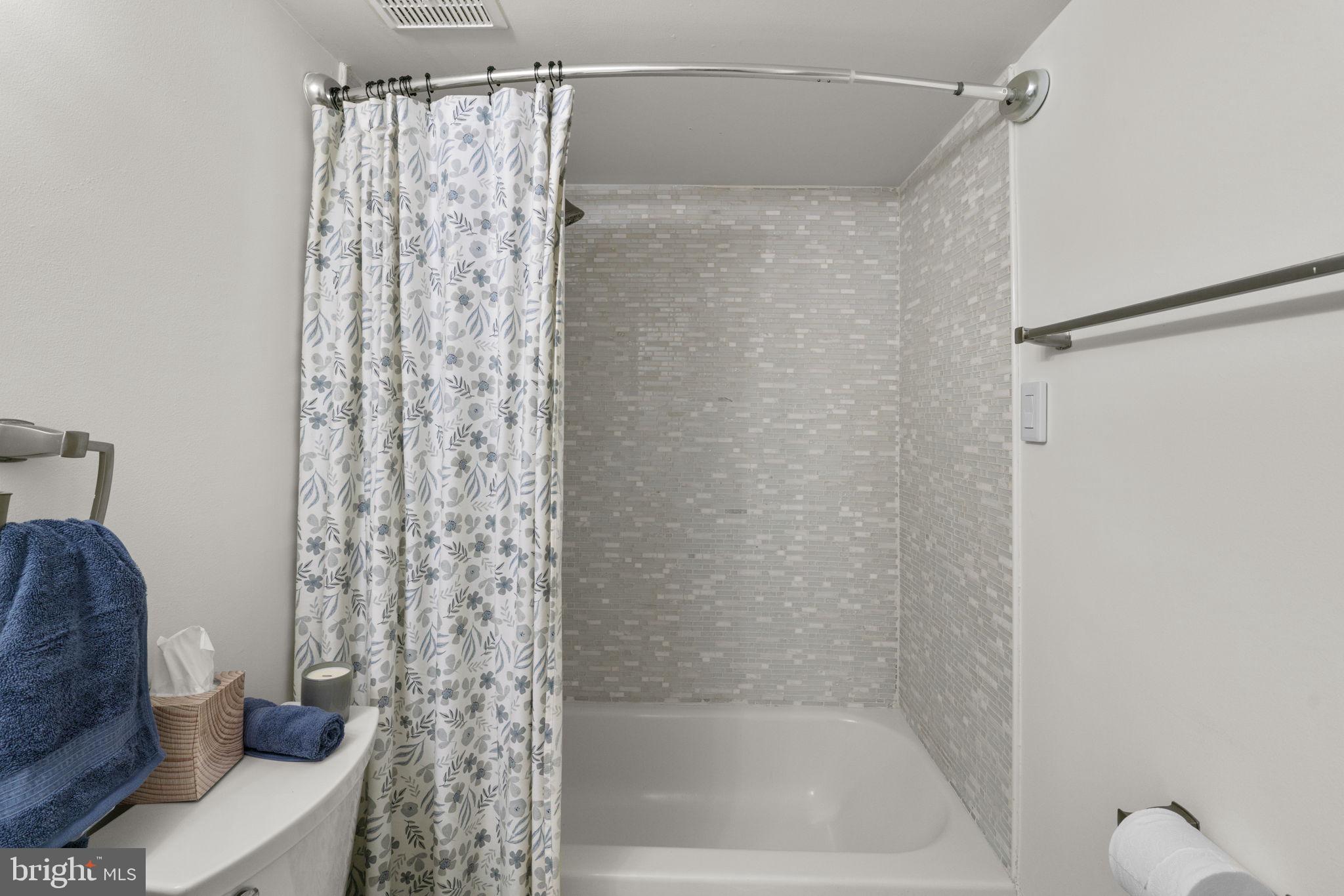 DEERING WOODS - Residential