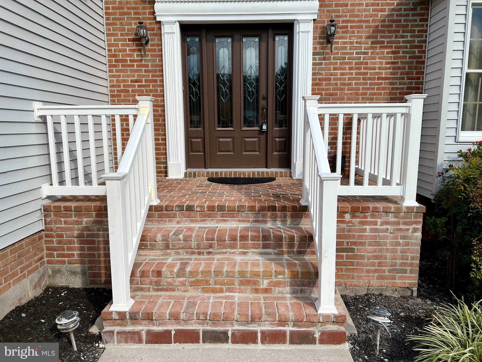 216 ROLLING KNOLL DRIVE