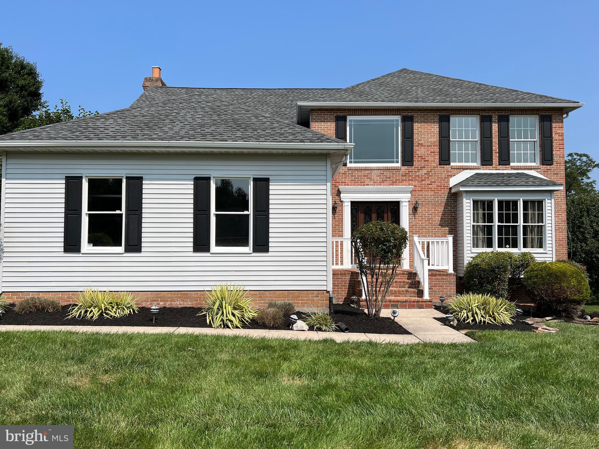 216 ROLLING KNOLL DRIVE