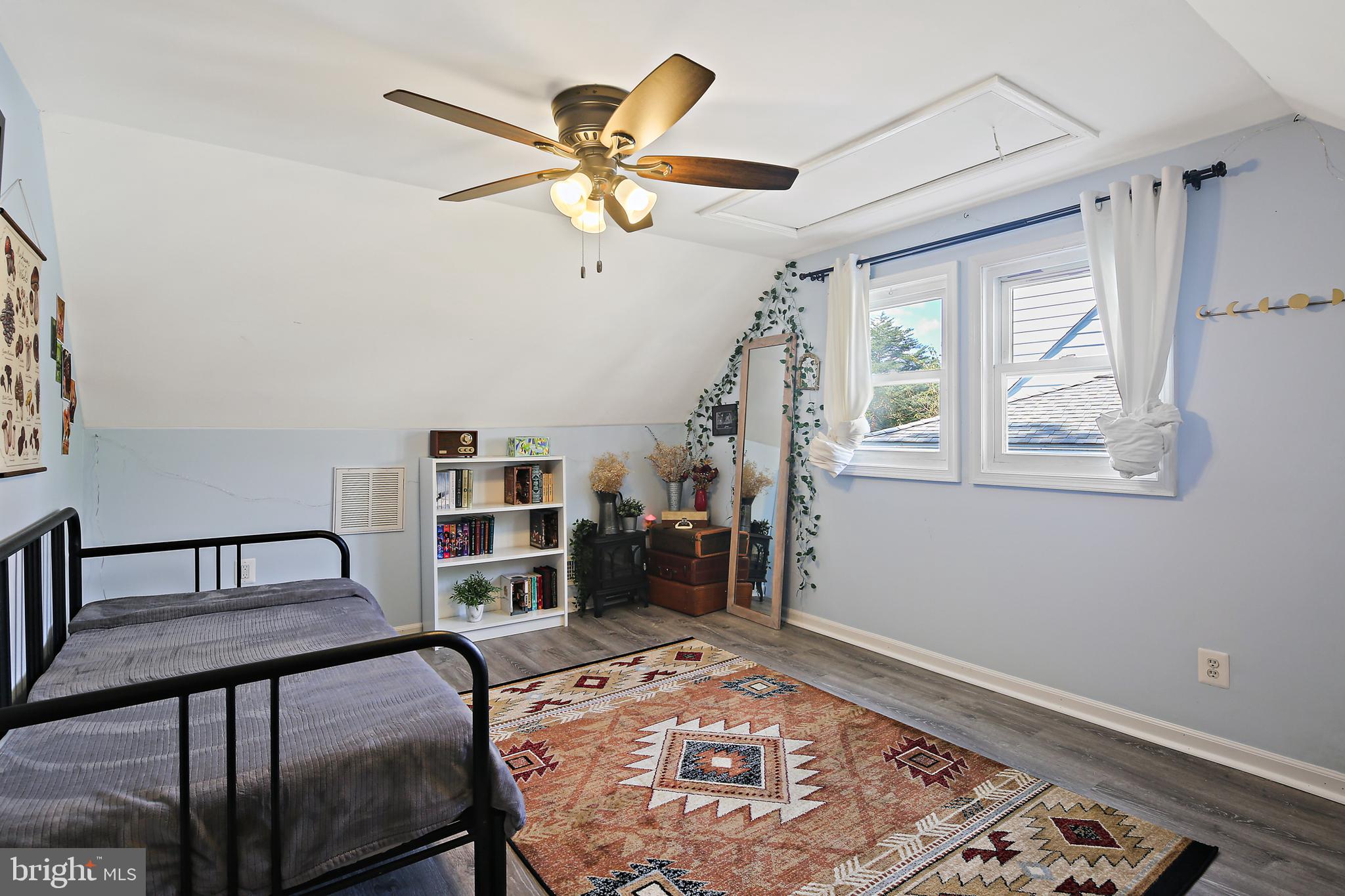 KNOLLWOOD - Residential