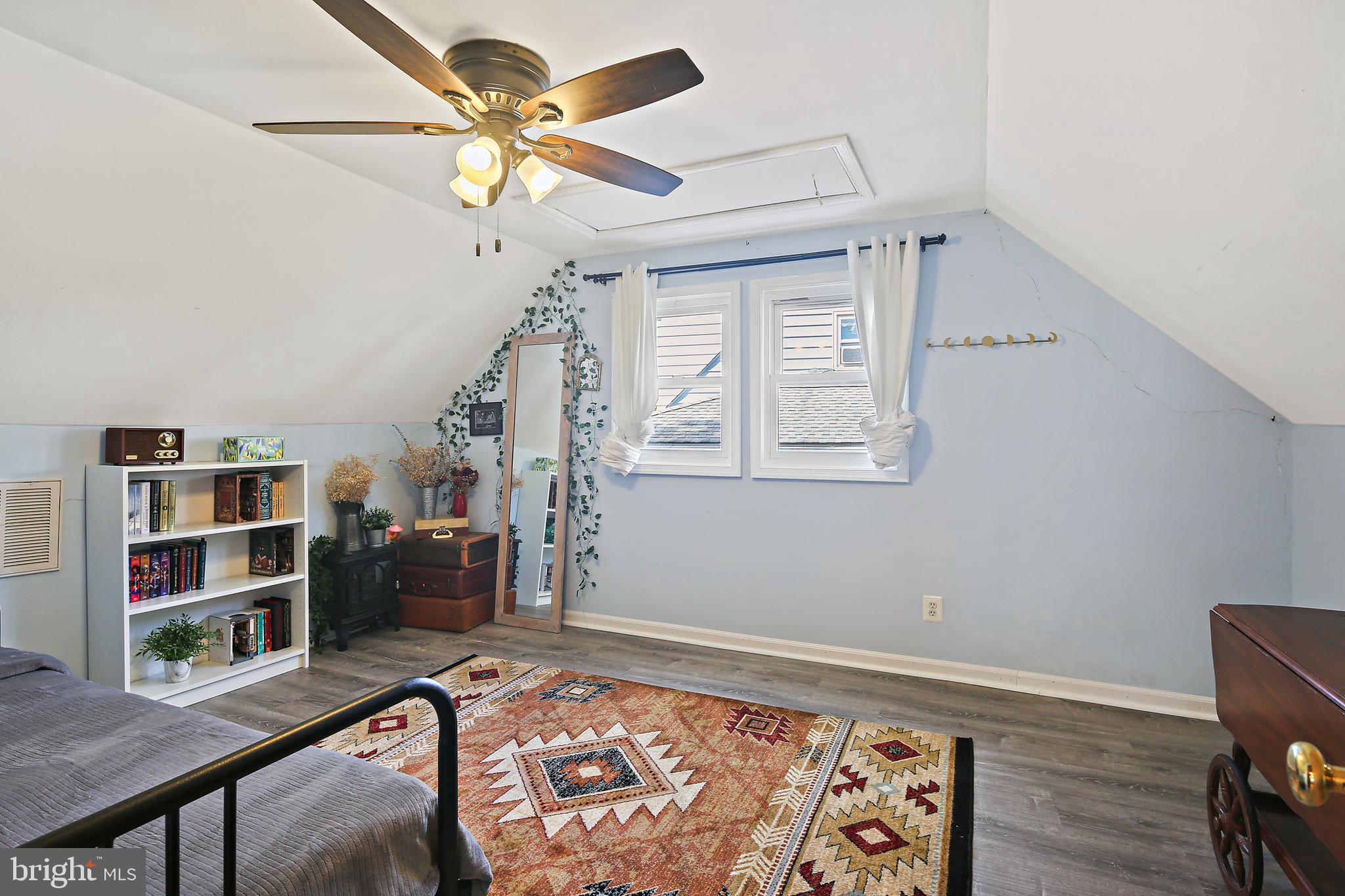 KNOLLWOOD - Residential