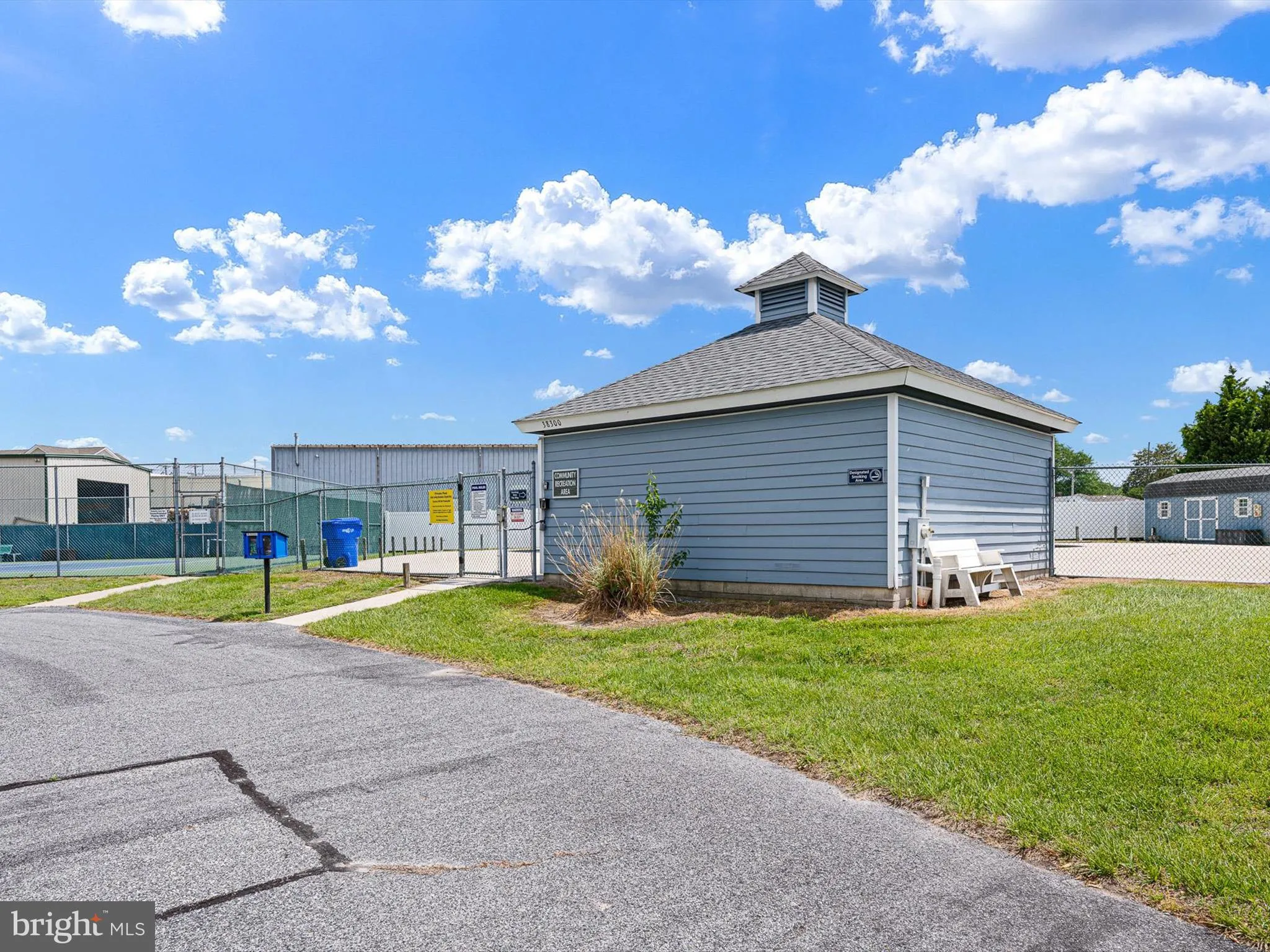 Ocean View, Delaware 19970, United States, 3 Bedrooms Bedrooms, ,2 BathroomsBathrooms,Residential,Contingent,125990