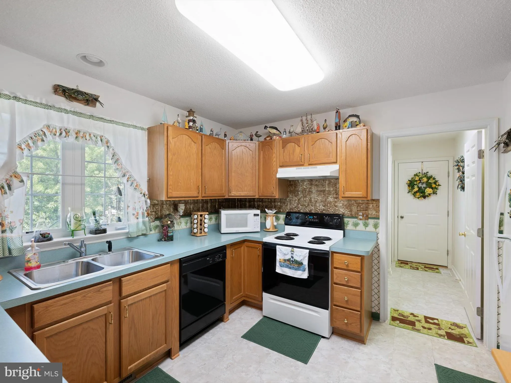 Ocean View, Delaware 19970, United States, 3 Bedrooms Bedrooms, ,2 BathroomsBathrooms,Residential,Contingent,125990