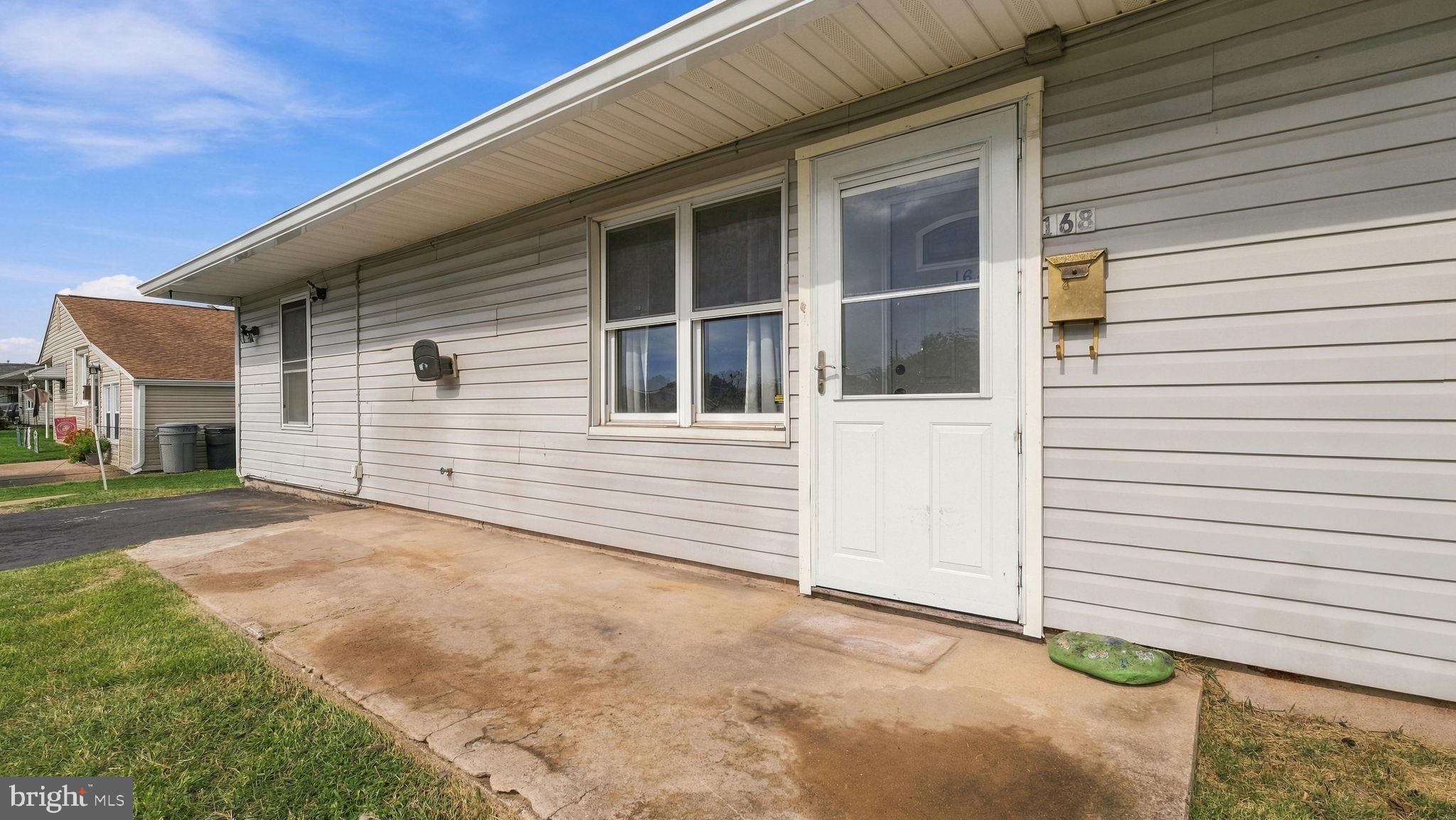168 FARMBROOK DRIVE