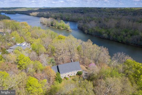 121 YARNICK ROAD GREAT FALLS VA 22066