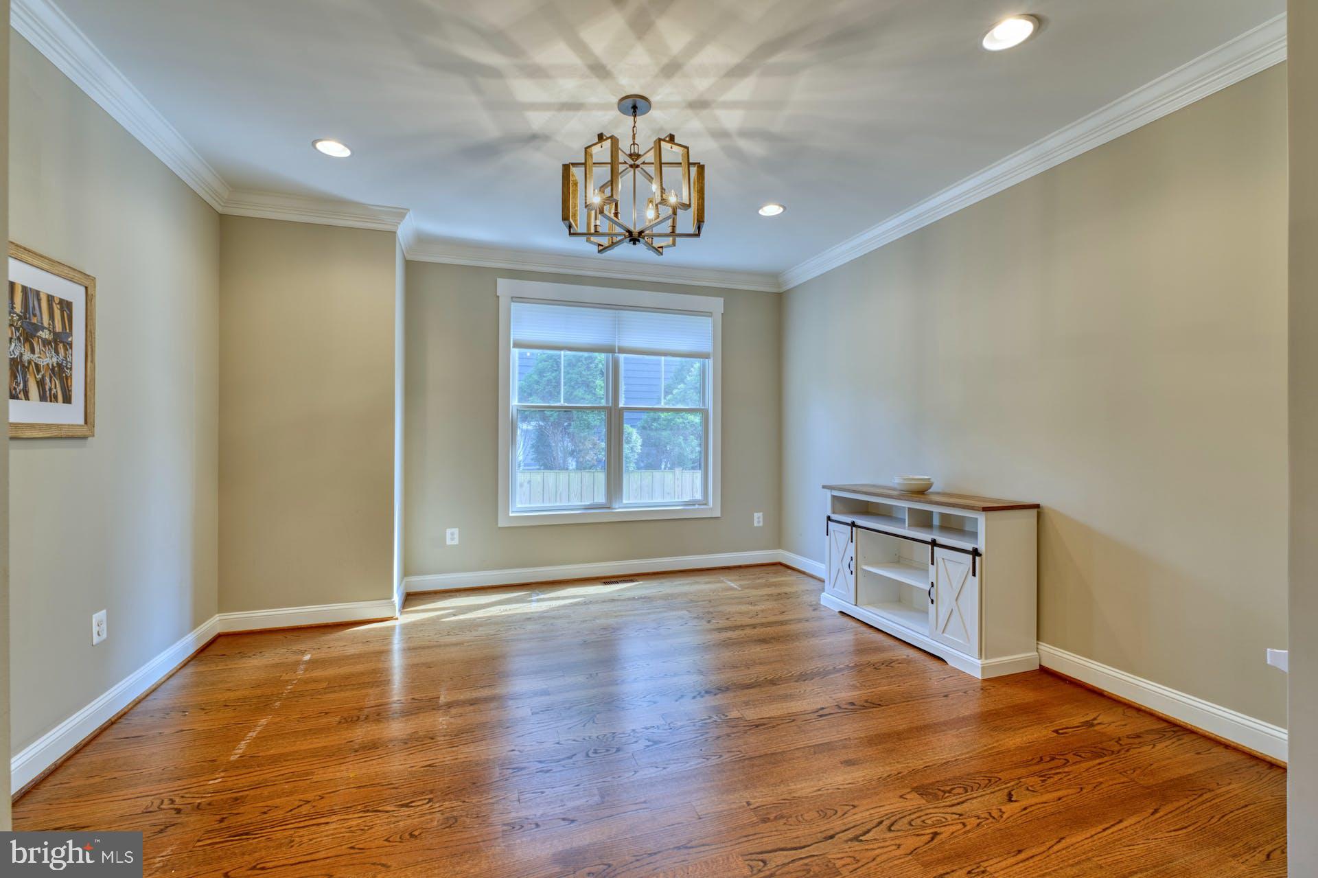 FALLS CHURCH CITY - Residential