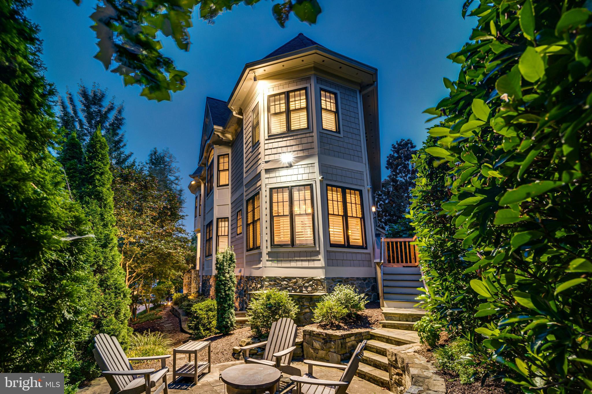 2807 1ST ROAD N