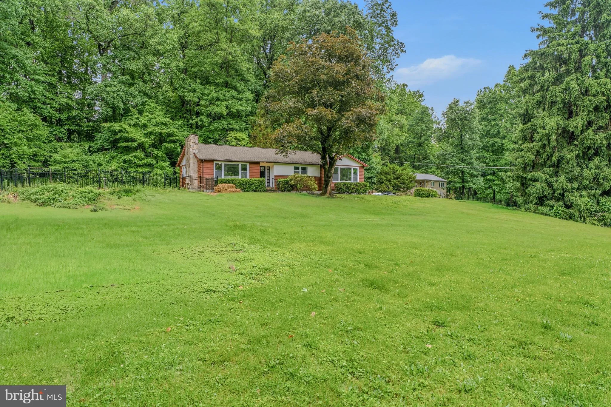 2327 Sherwood Lane