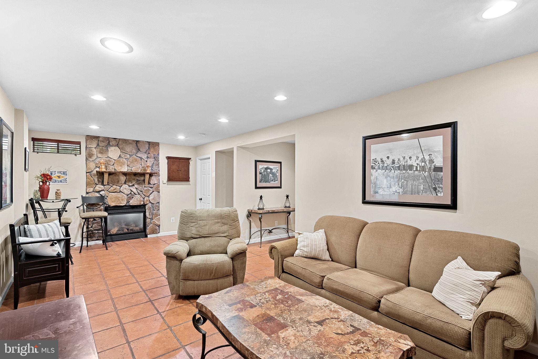 BELMONT GREENE - Residential Lease