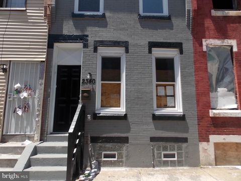 Townhouse For Sale - 2340 N Colorado Street<br/> PHILADELPHIA, PA 19132