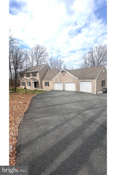 33 EDGEWOOD DRIVE BOYERTOWN PA 19512