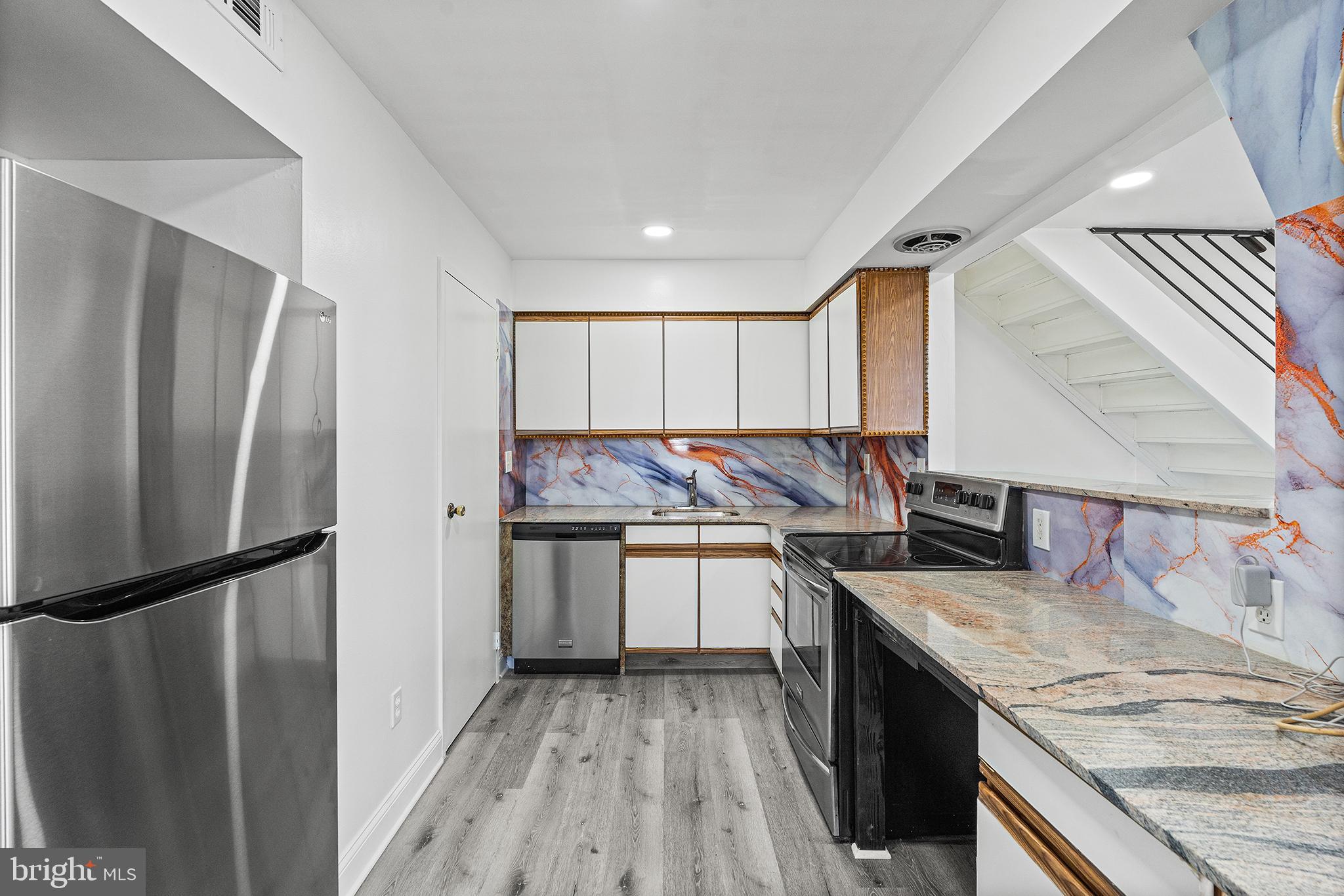 1032 HARBOUR DRIVE 1032