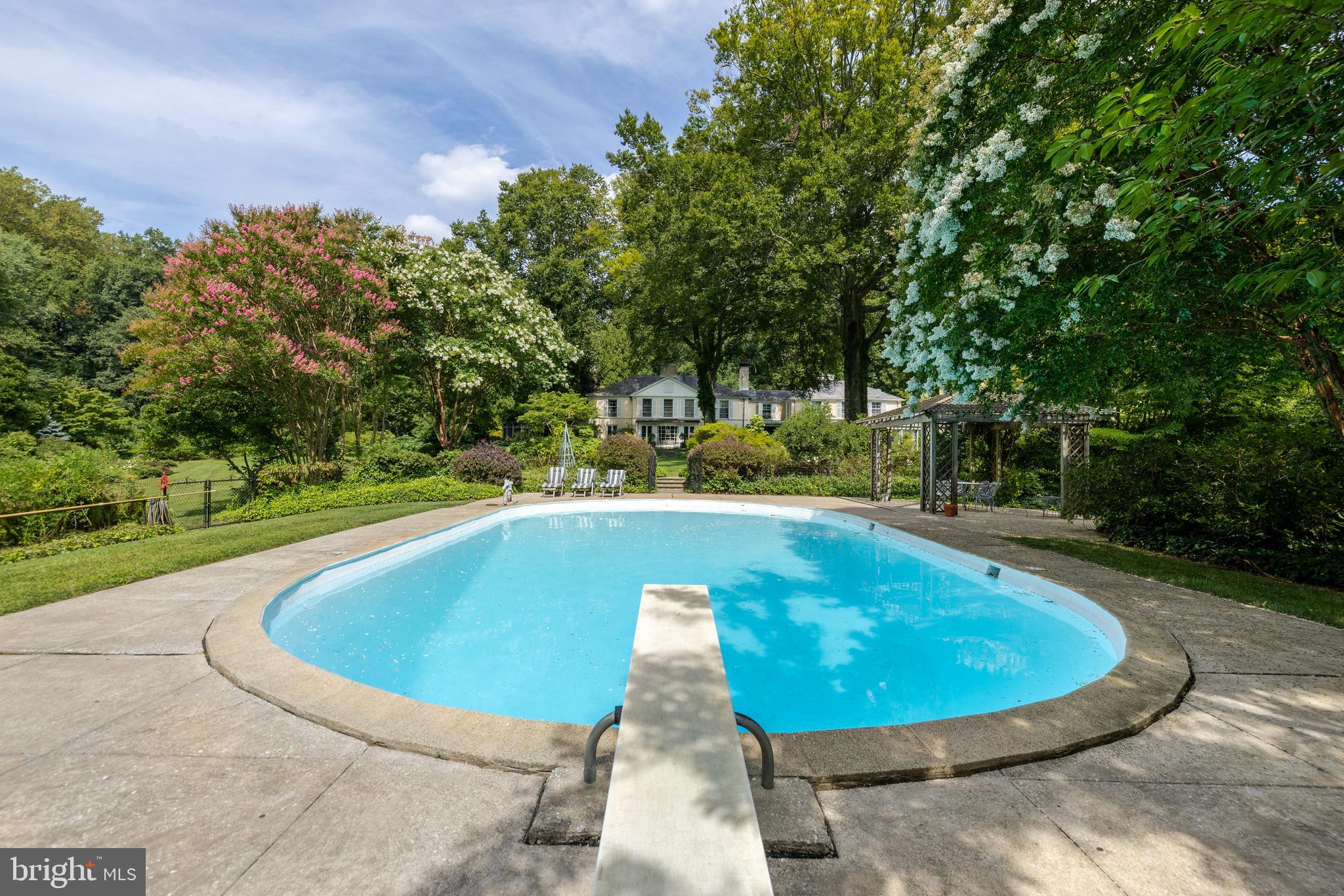 CAVES VALLEY - Residential