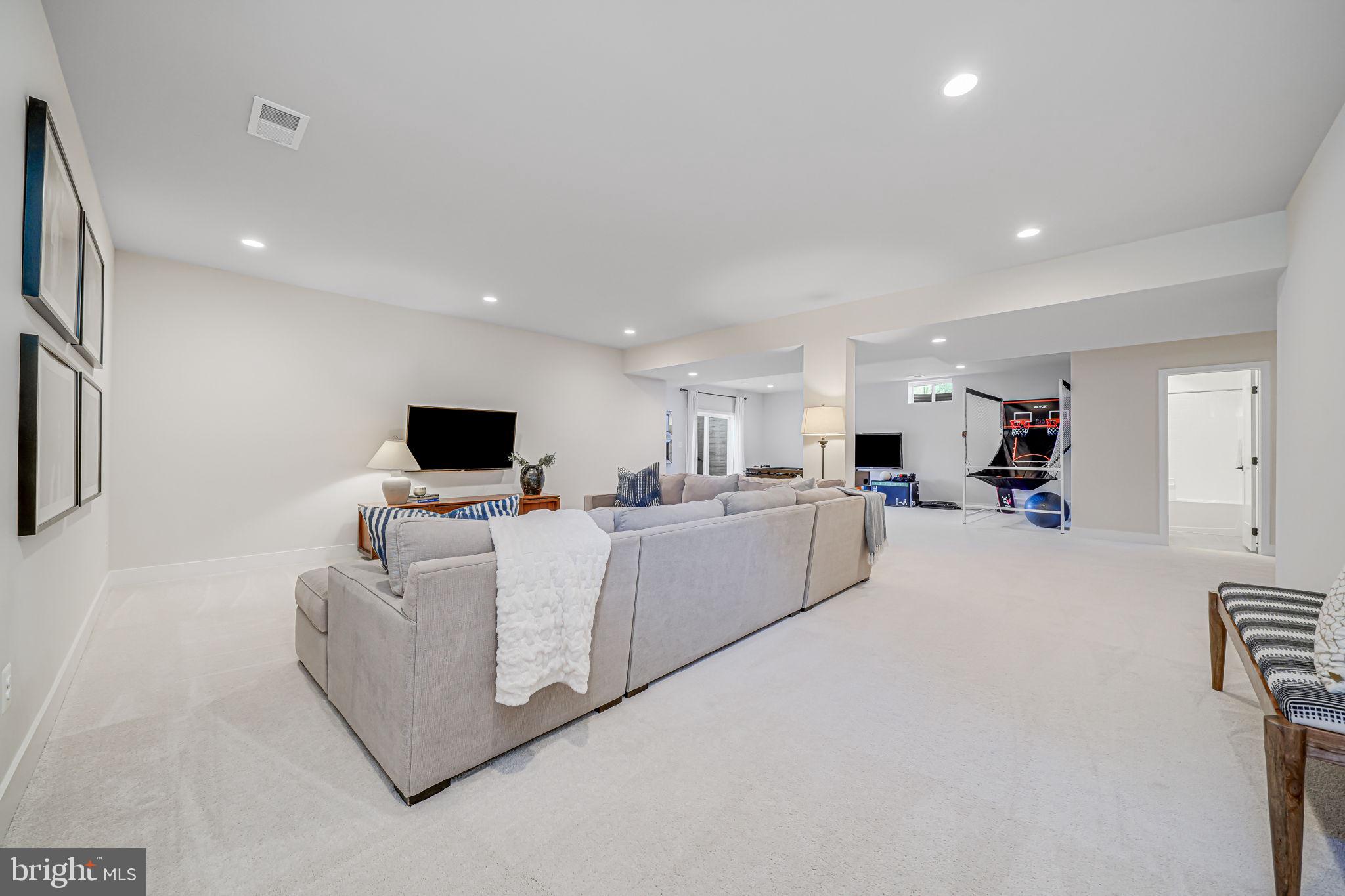 DOMINION VALLEY COUNTRY CLUB - Residential