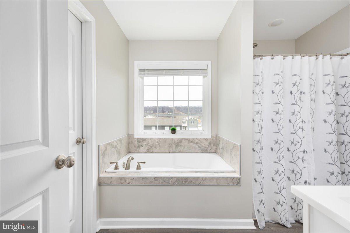 RED HILL - Residential