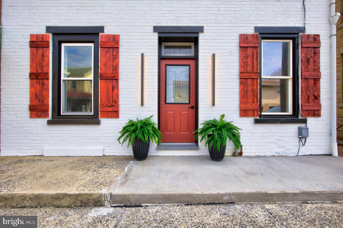10 S KEMP STREET