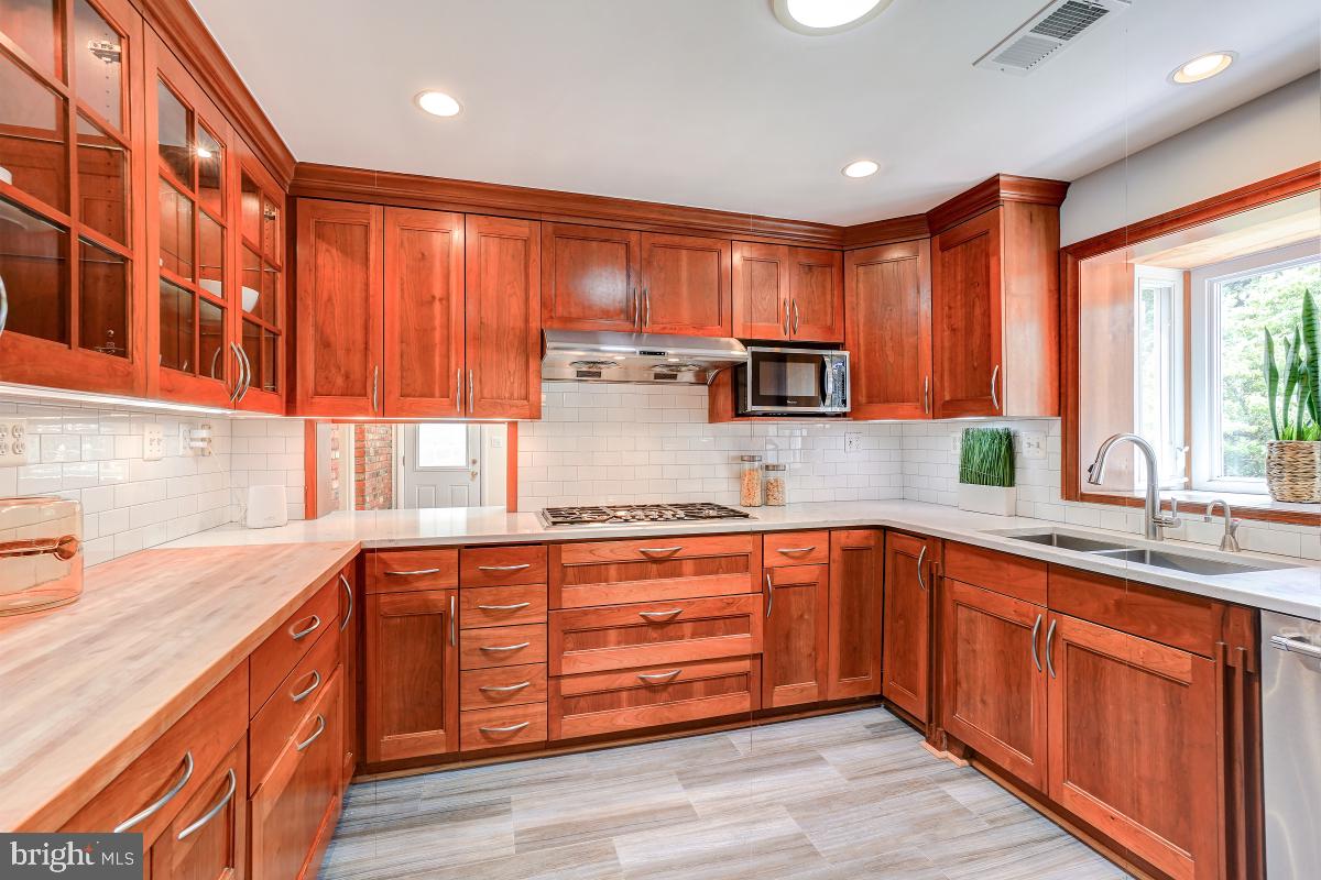 GOLF CLUB MANOR - Residential