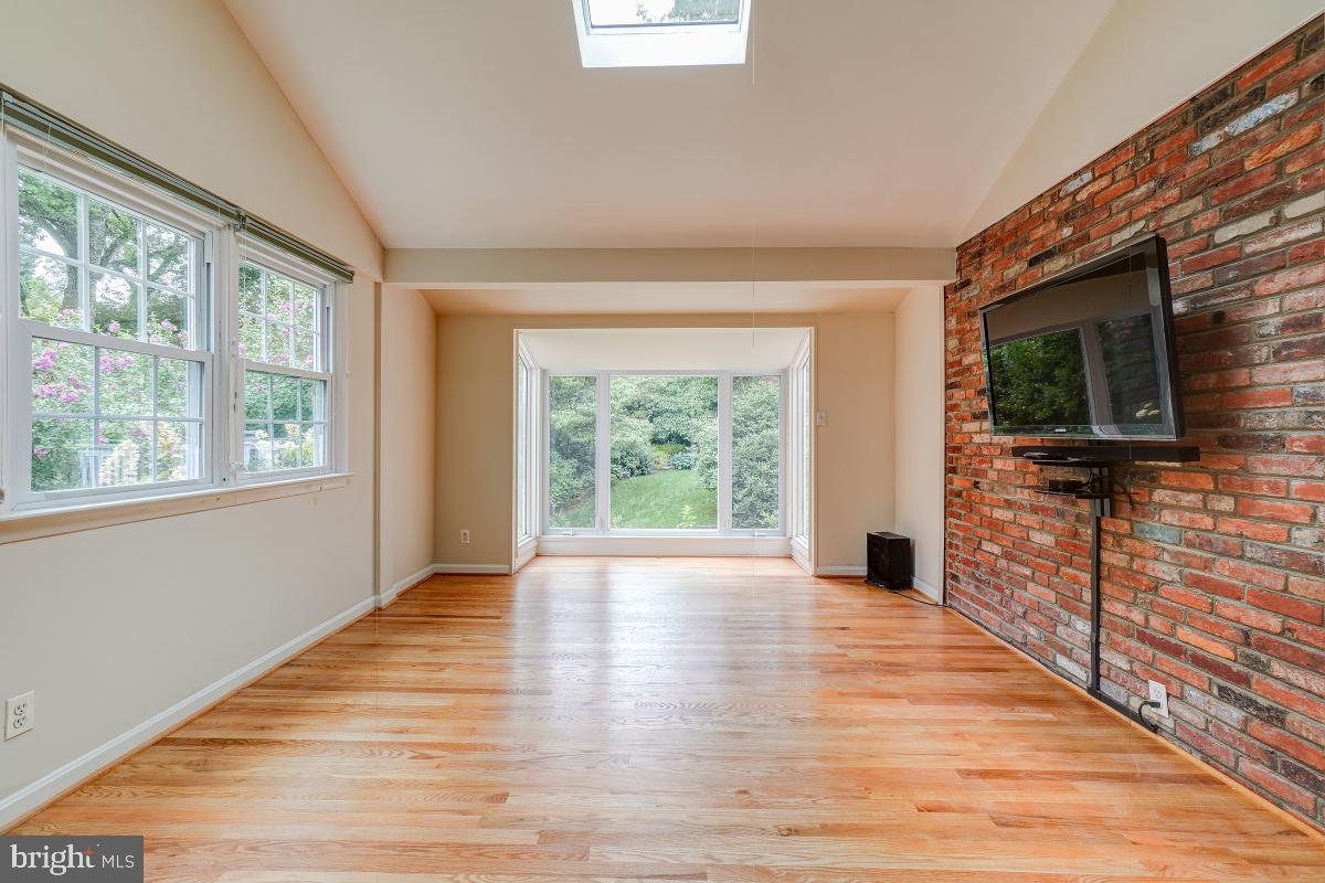 GOLF CLUB MANOR - Residential