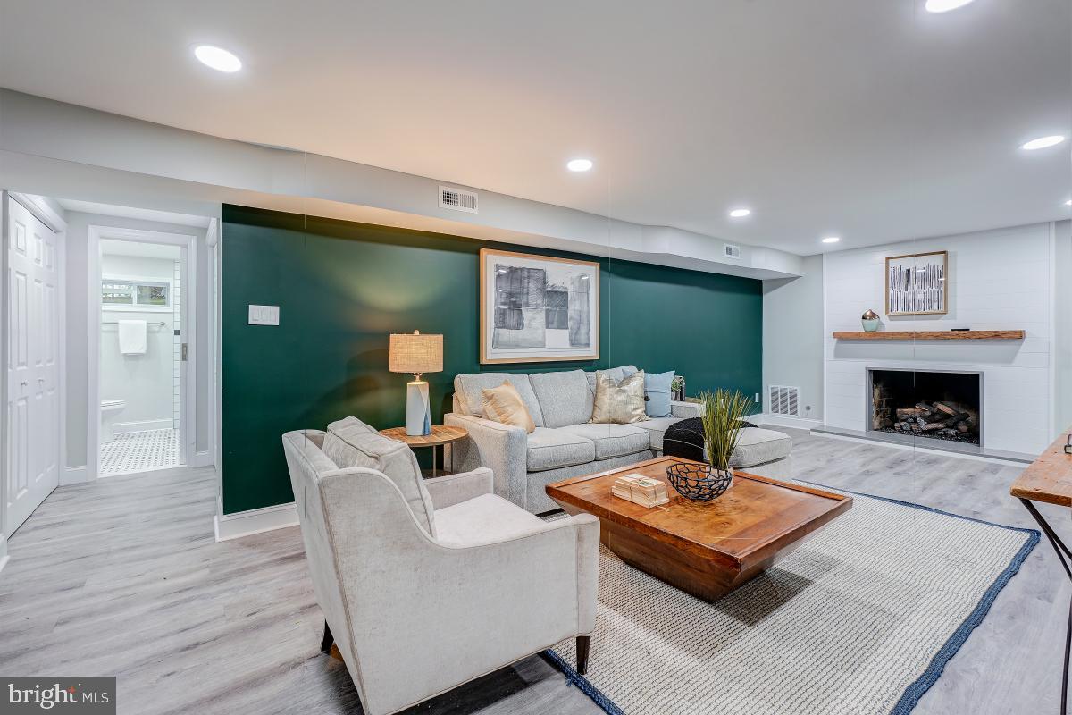 GOLF CLUB MANOR - Residential