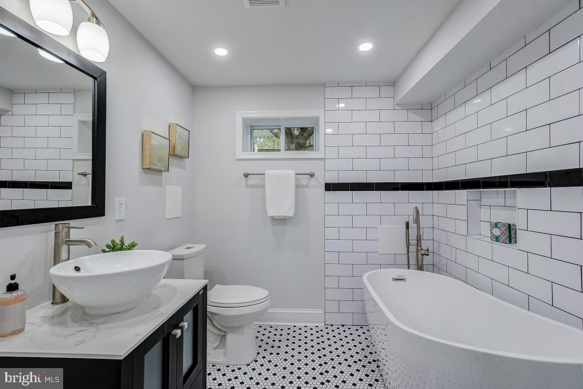 GOLF CLUB MANOR - Residential