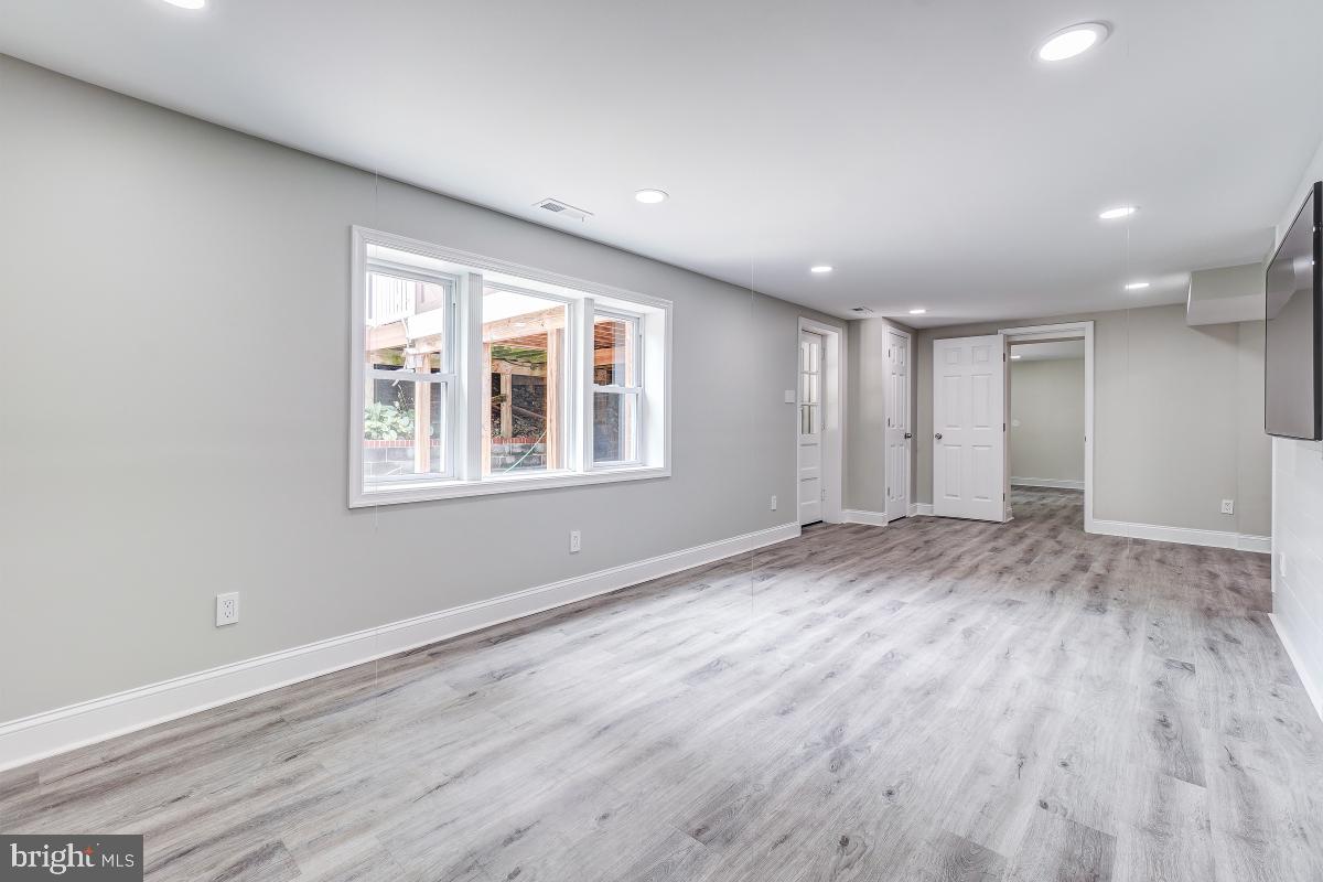 GOLF CLUB MANOR - Residential