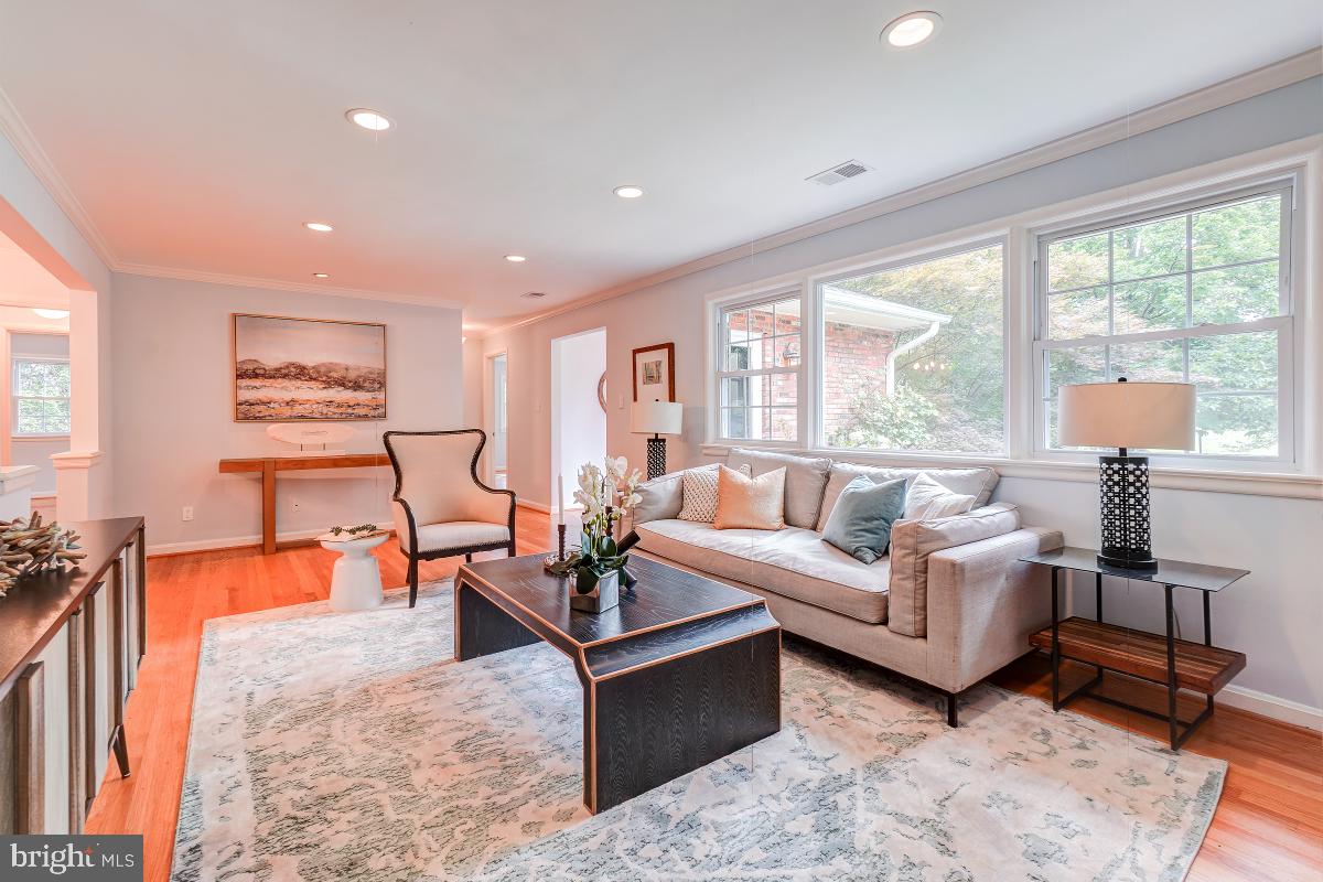 GOLF CLUB MANOR - Residential