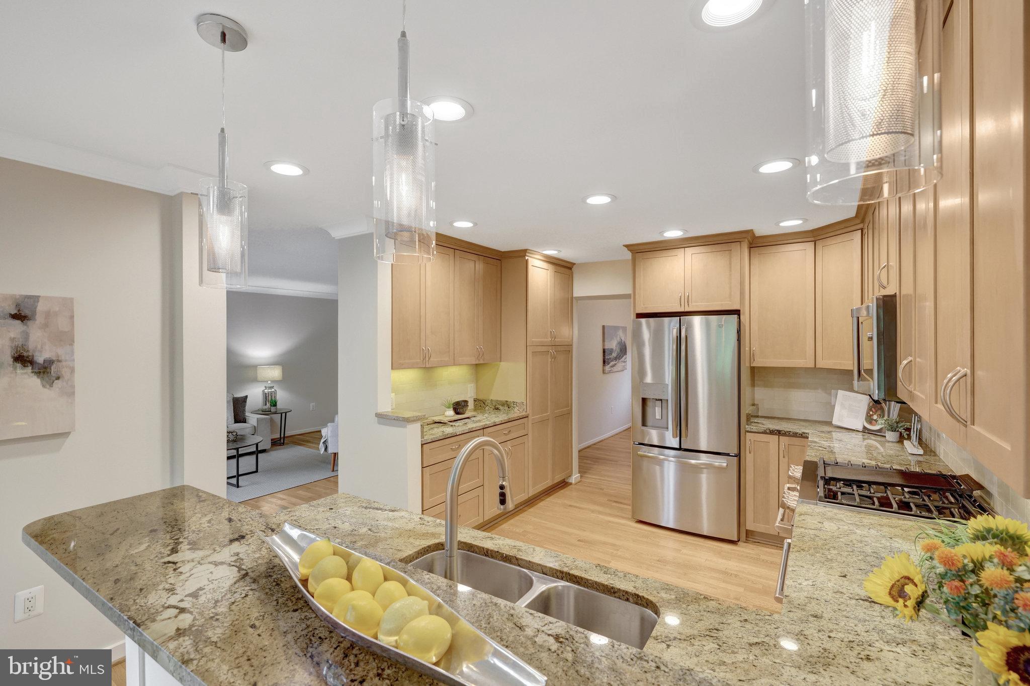 1605 GREENBRIAR COURT