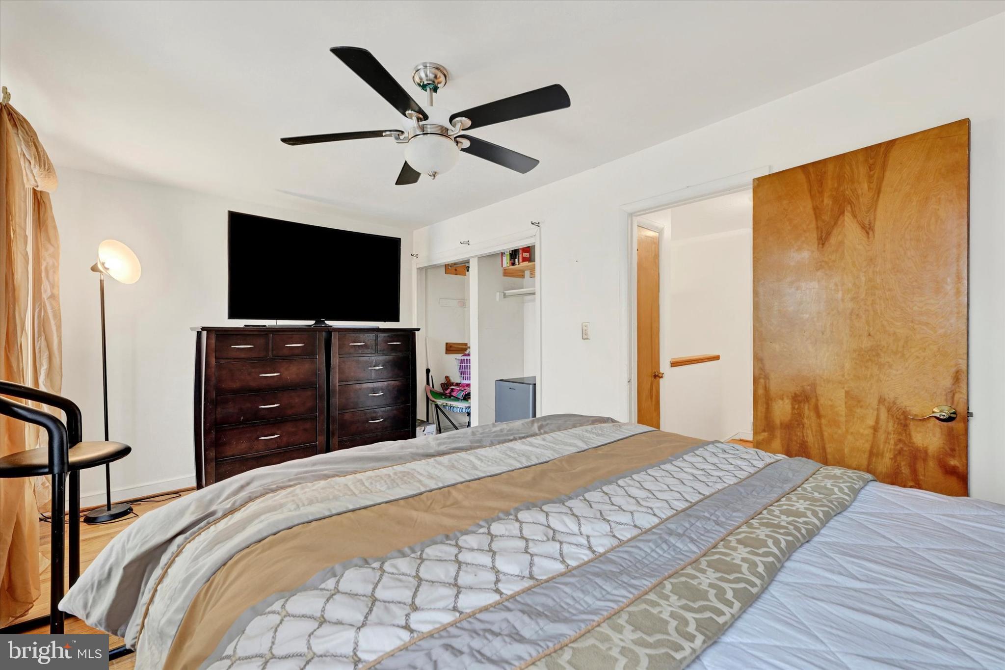 JOHNSTON SQUARE - Residential