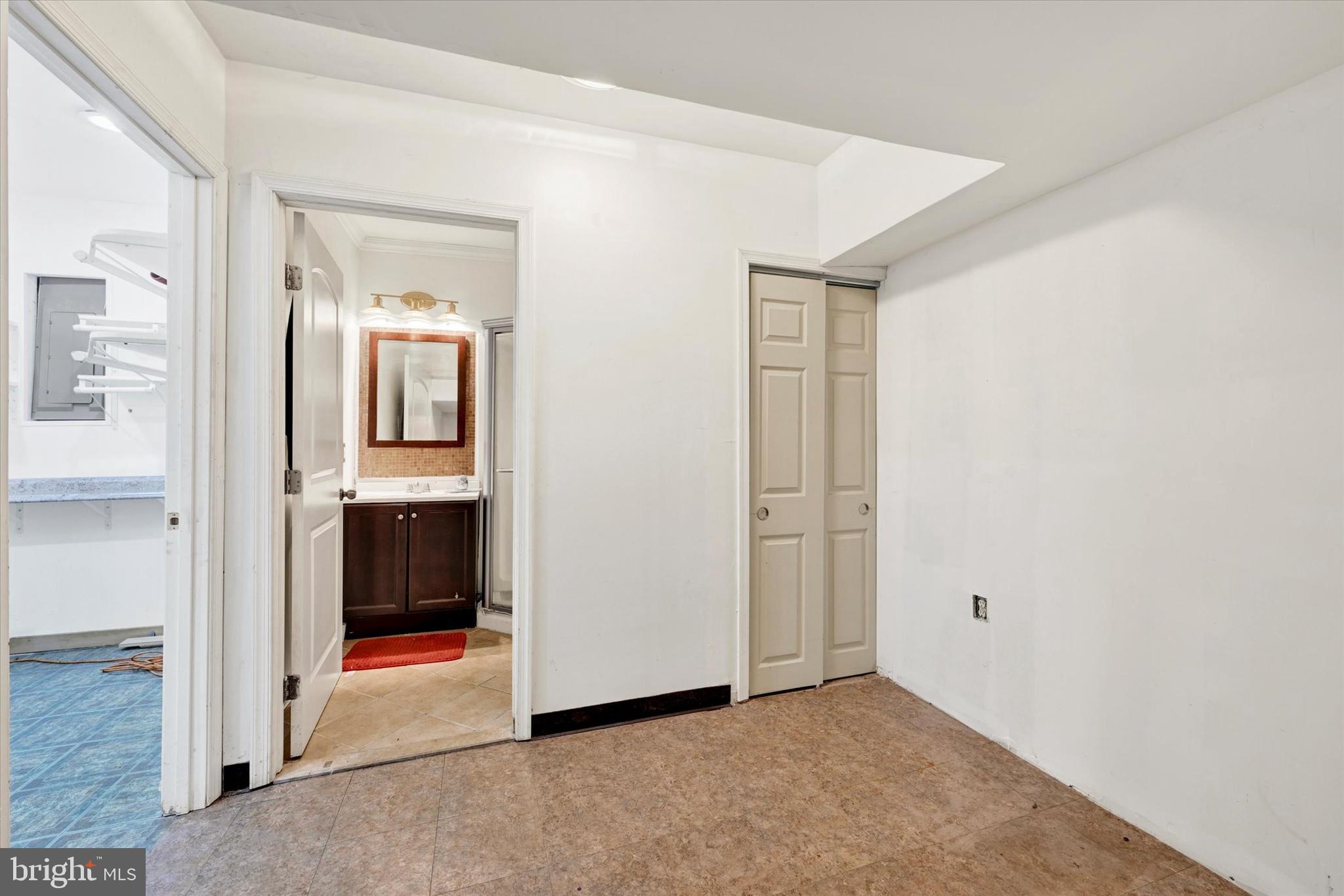 JOHNSTON SQUARE - Residential