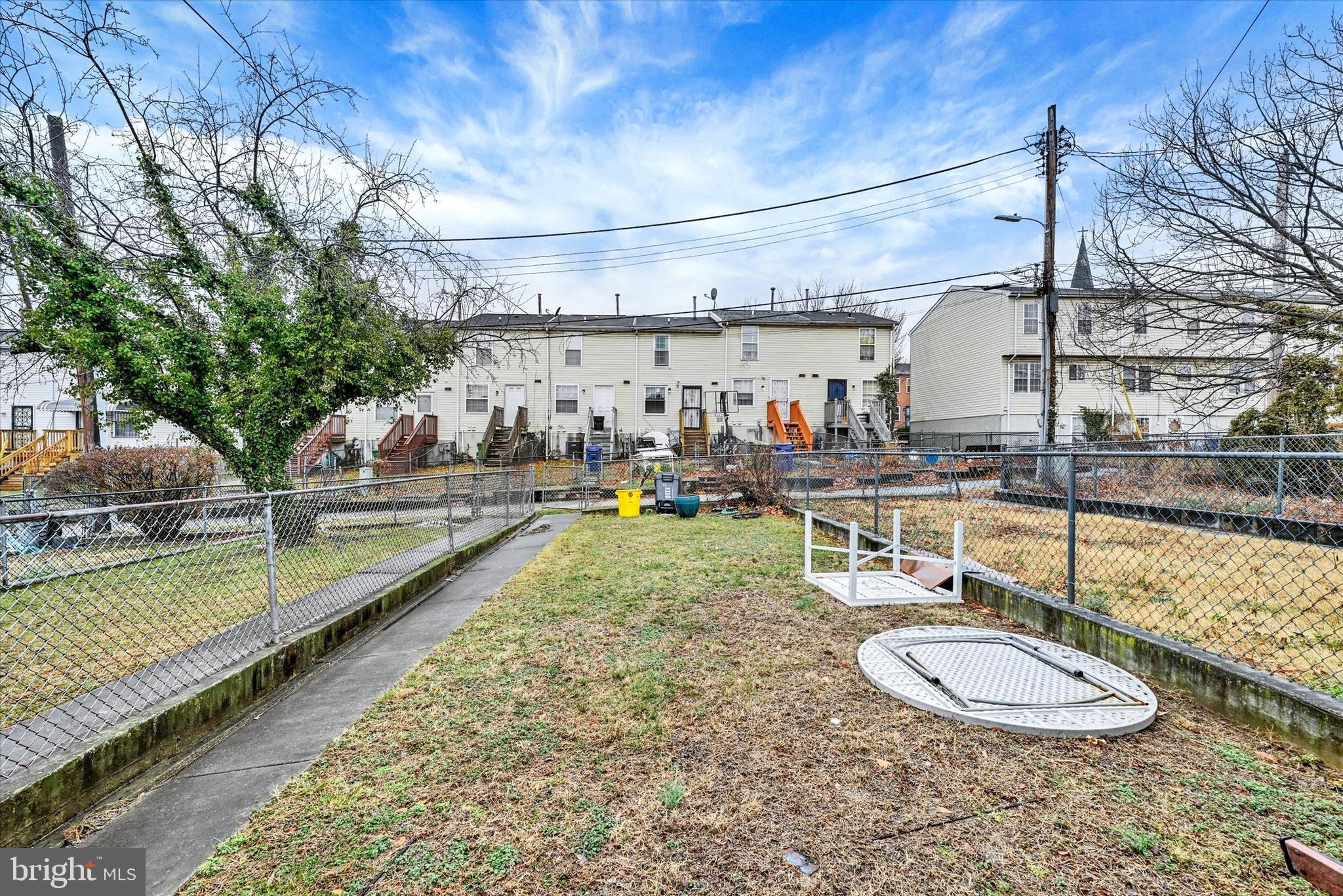 JOHNSTON SQUARE - Residential