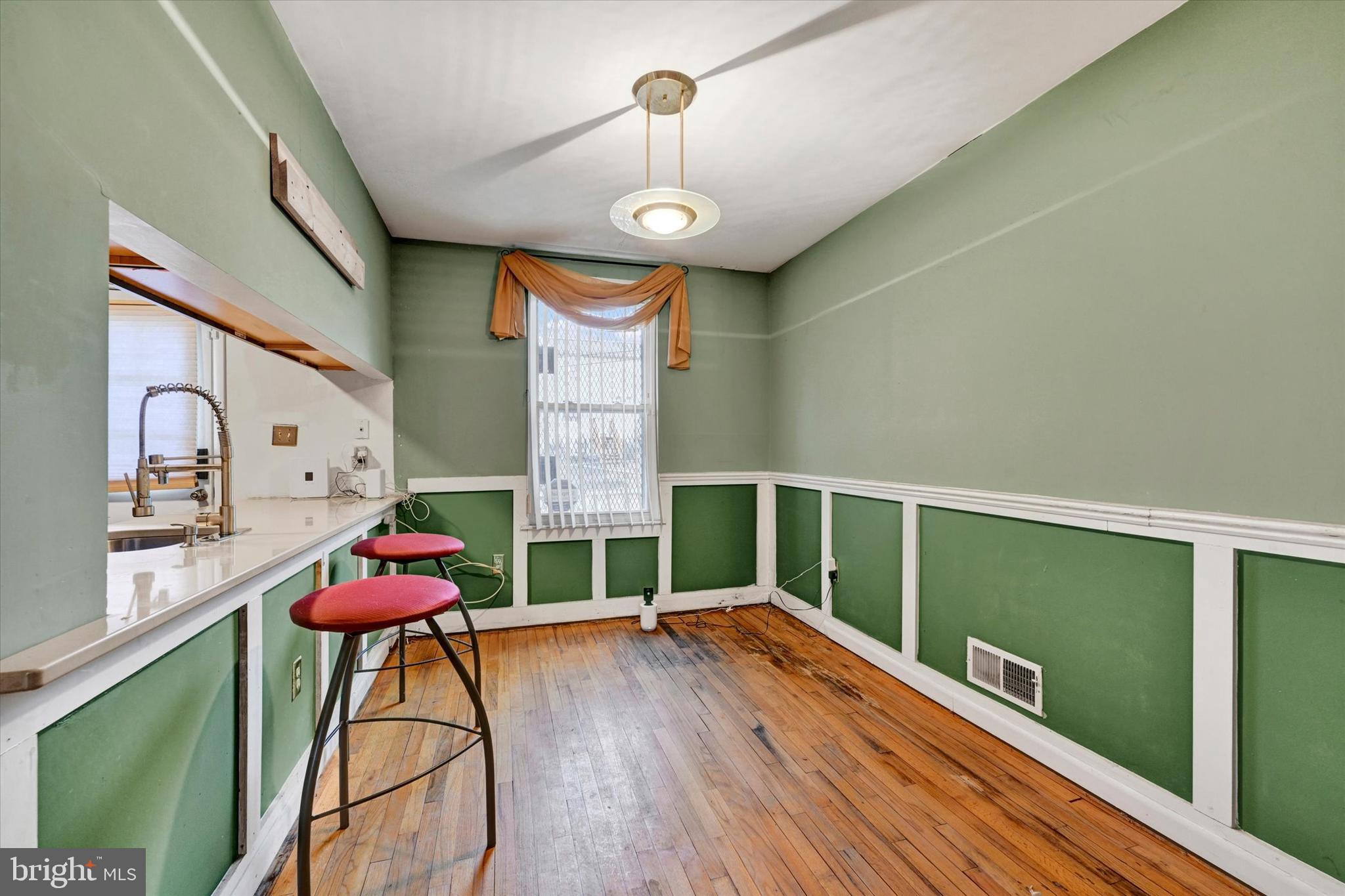 JOHNSTON SQUARE - Residential