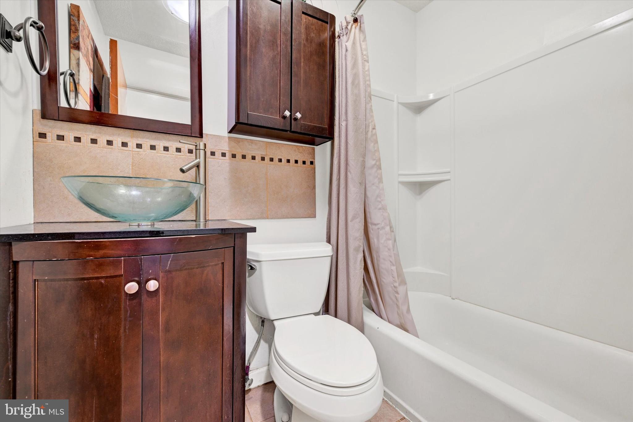 JOHNSTON SQUARE - Residential