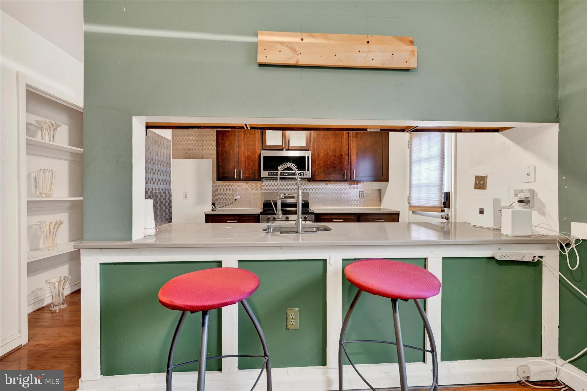 JOHNSTON SQUARE - Residential