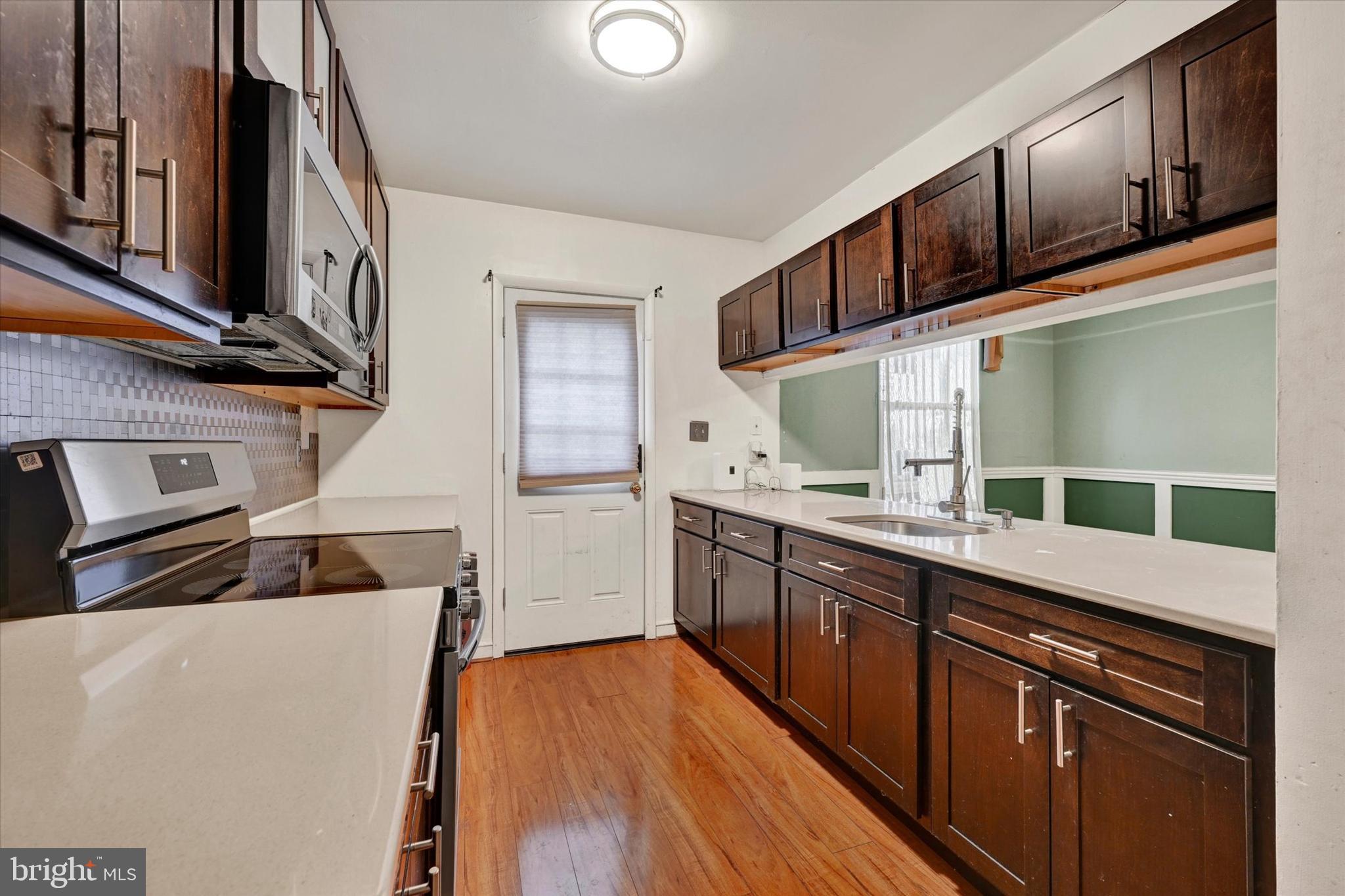 JOHNSTON SQUARE - Residential