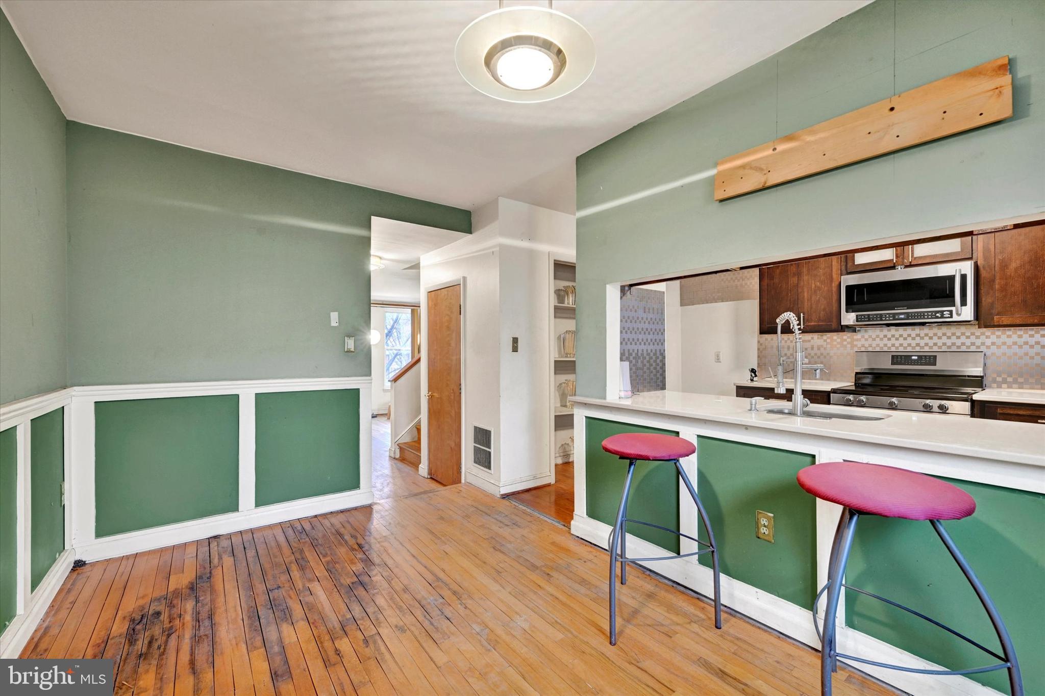 JOHNSTON SQUARE - Residential