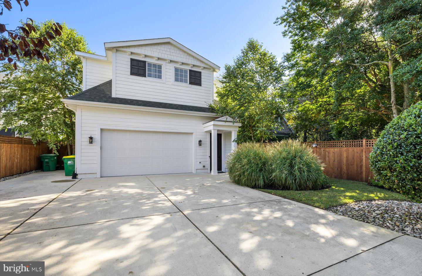 SILVER LAKE SHORES - Residential