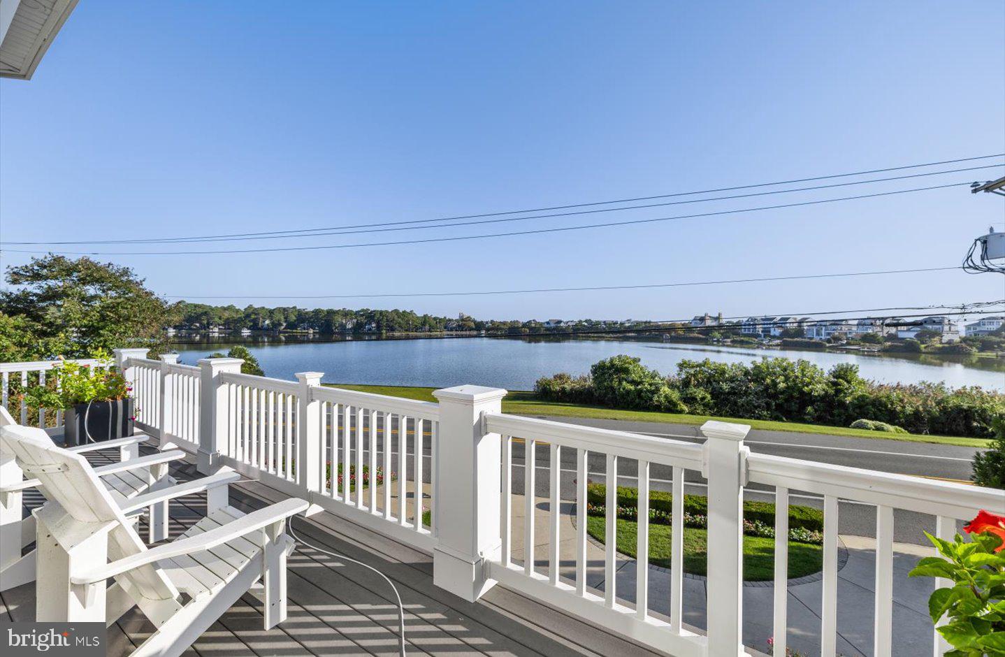 SILVER LAKE SHORES - Residential