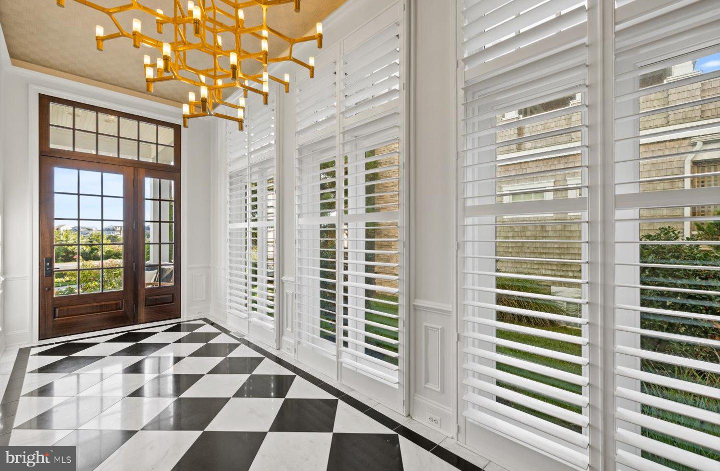 SILVER LAKE SHORES - Residential