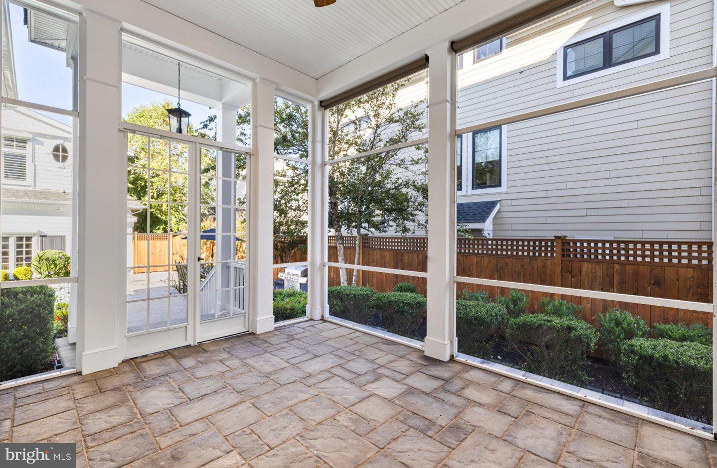 SILVER LAKE SHORES - Residential