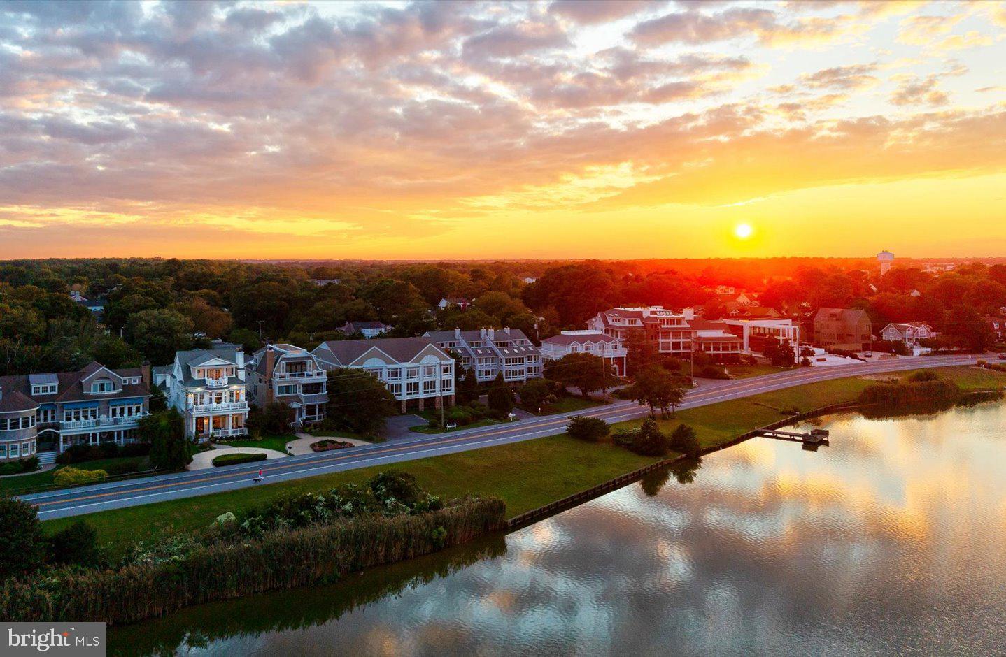 SILVER LAKE SHORES - Residential