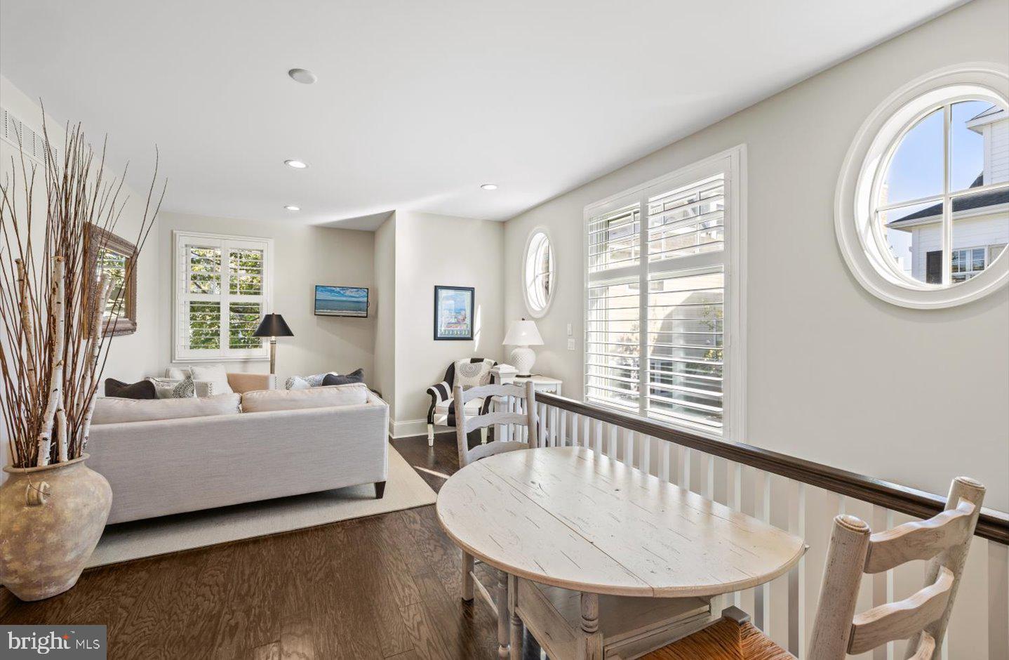 SILVER LAKE SHORES - Residential