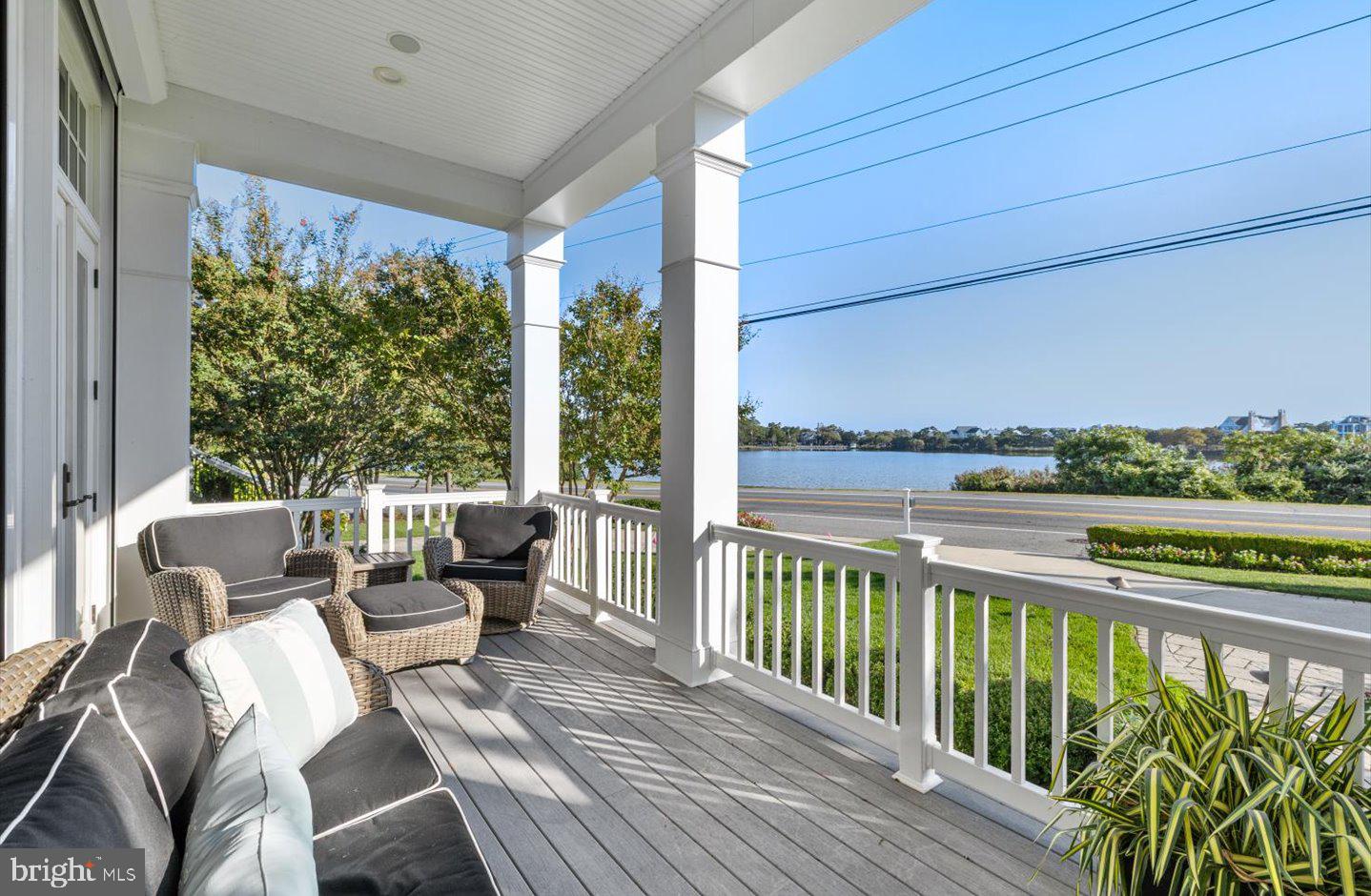 SILVER LAKE SHORES - Residential