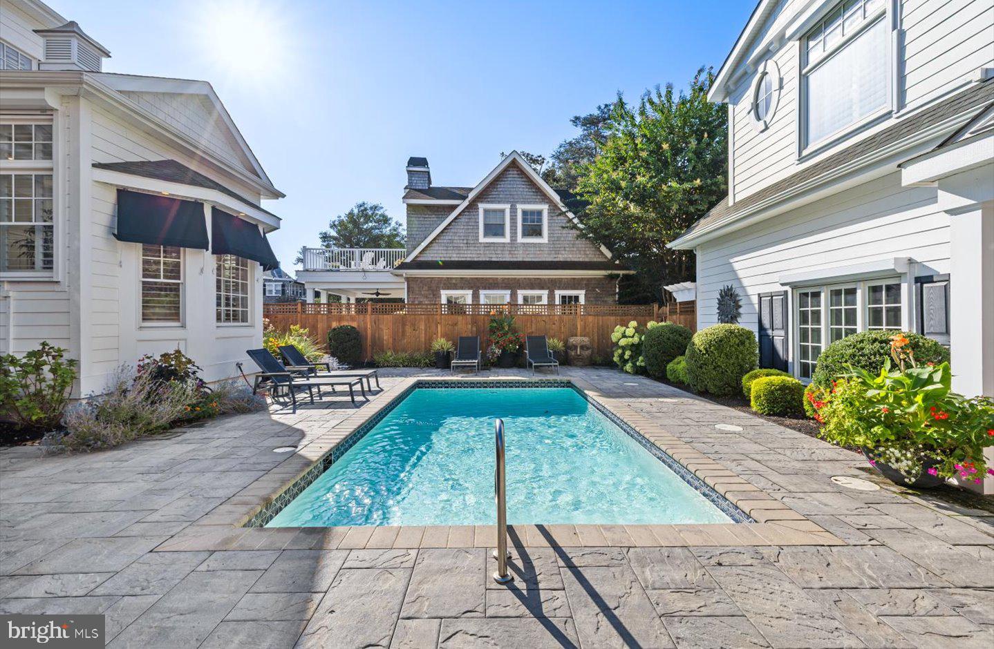 SILVER LAKE SHORES - Residential