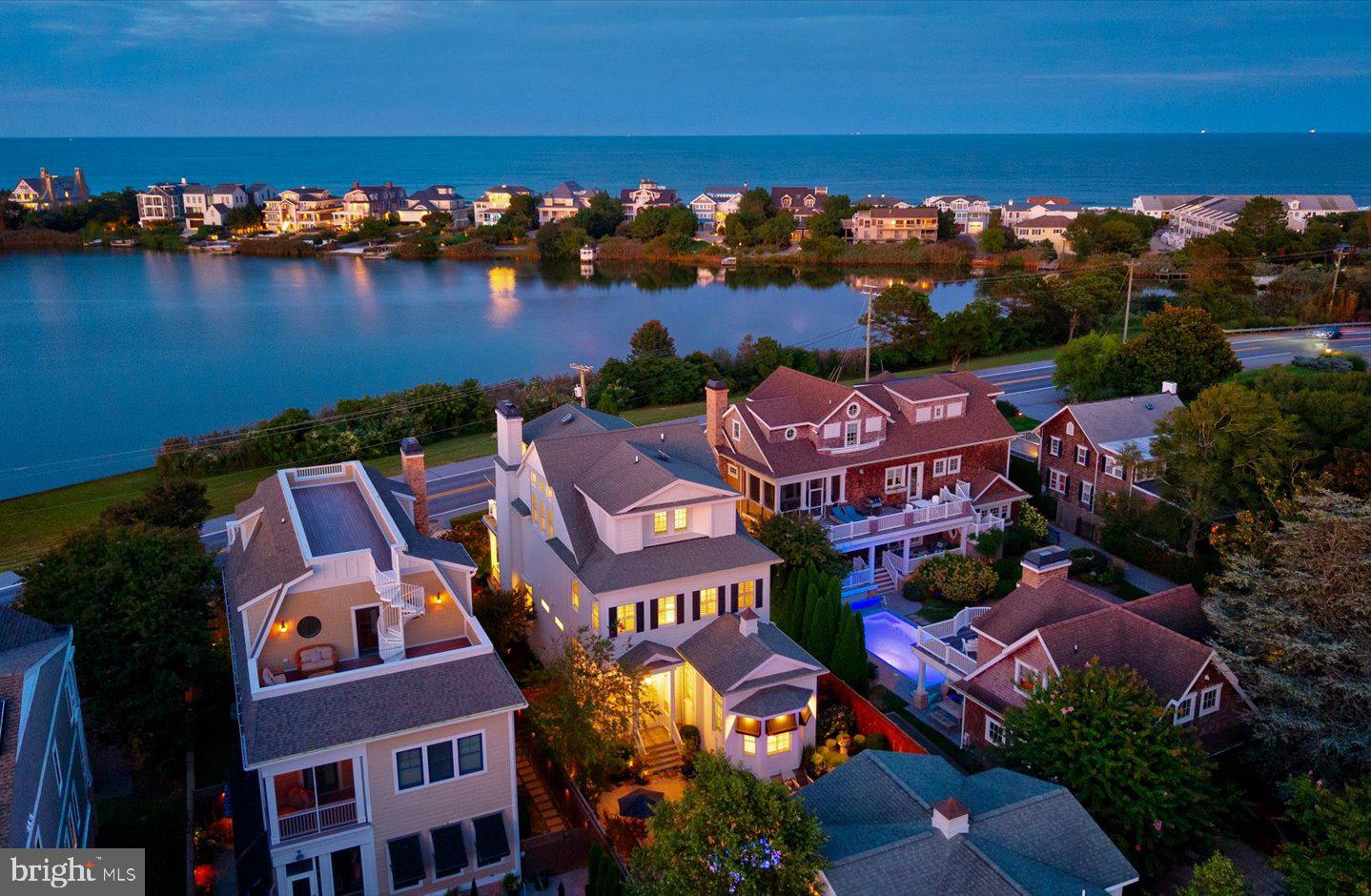 SILVER LAKE SHORES - Residential