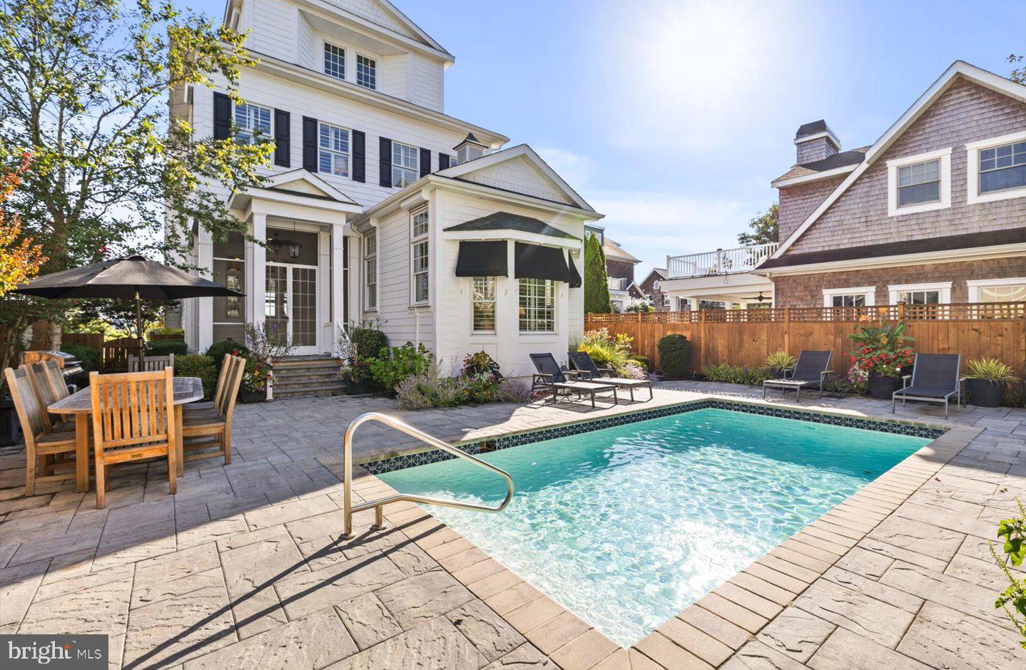 SILVER LAKE SHORES - Residential