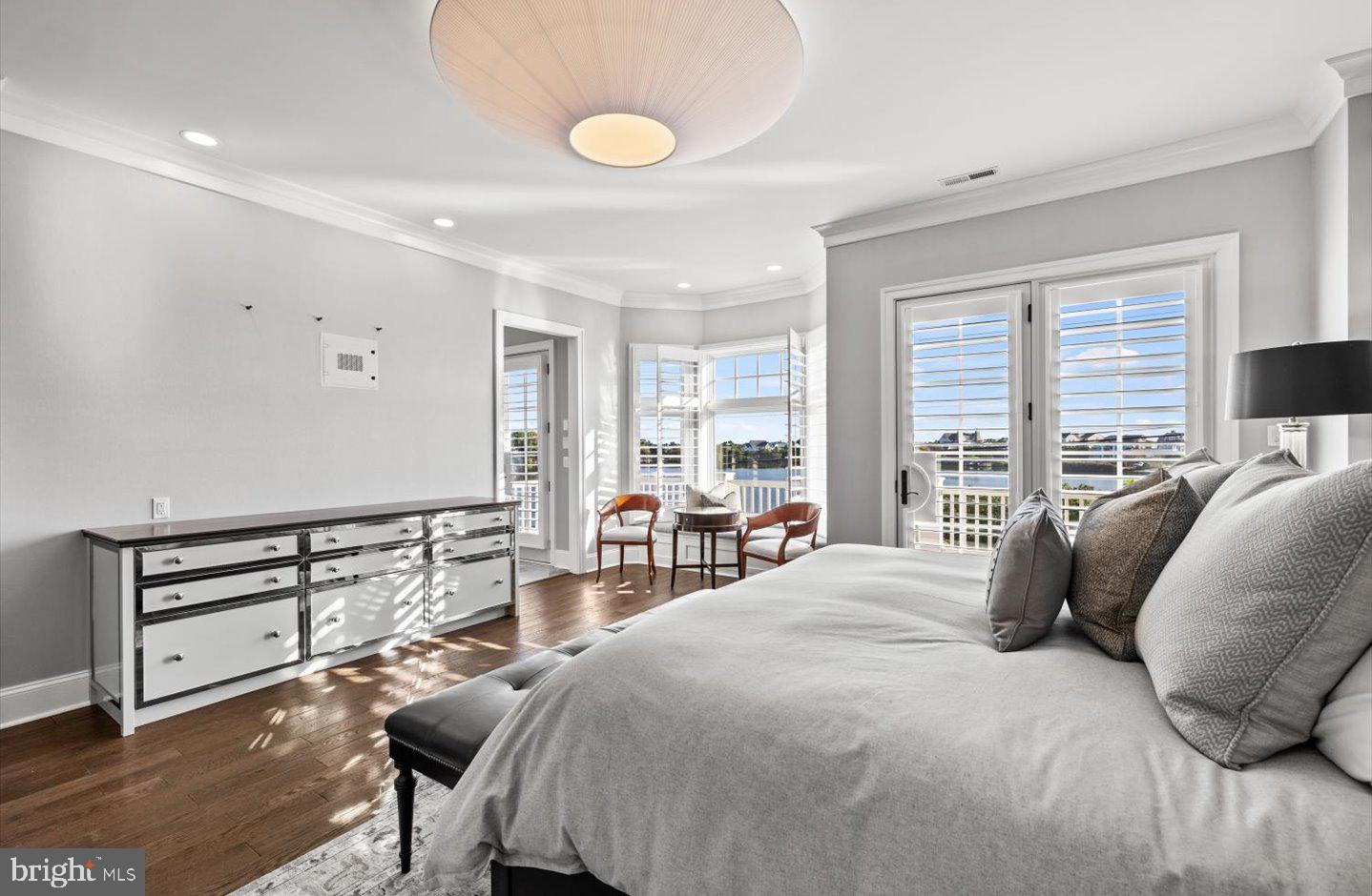 SILVER LAKE SHORES - Residential