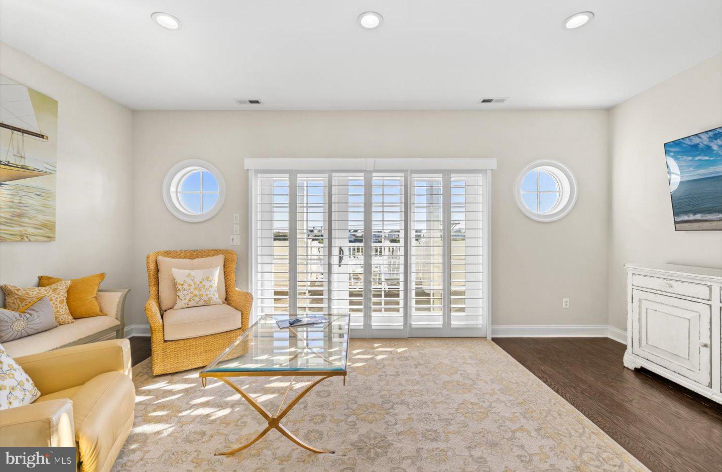 SILVER LAKE SHORES - Residential