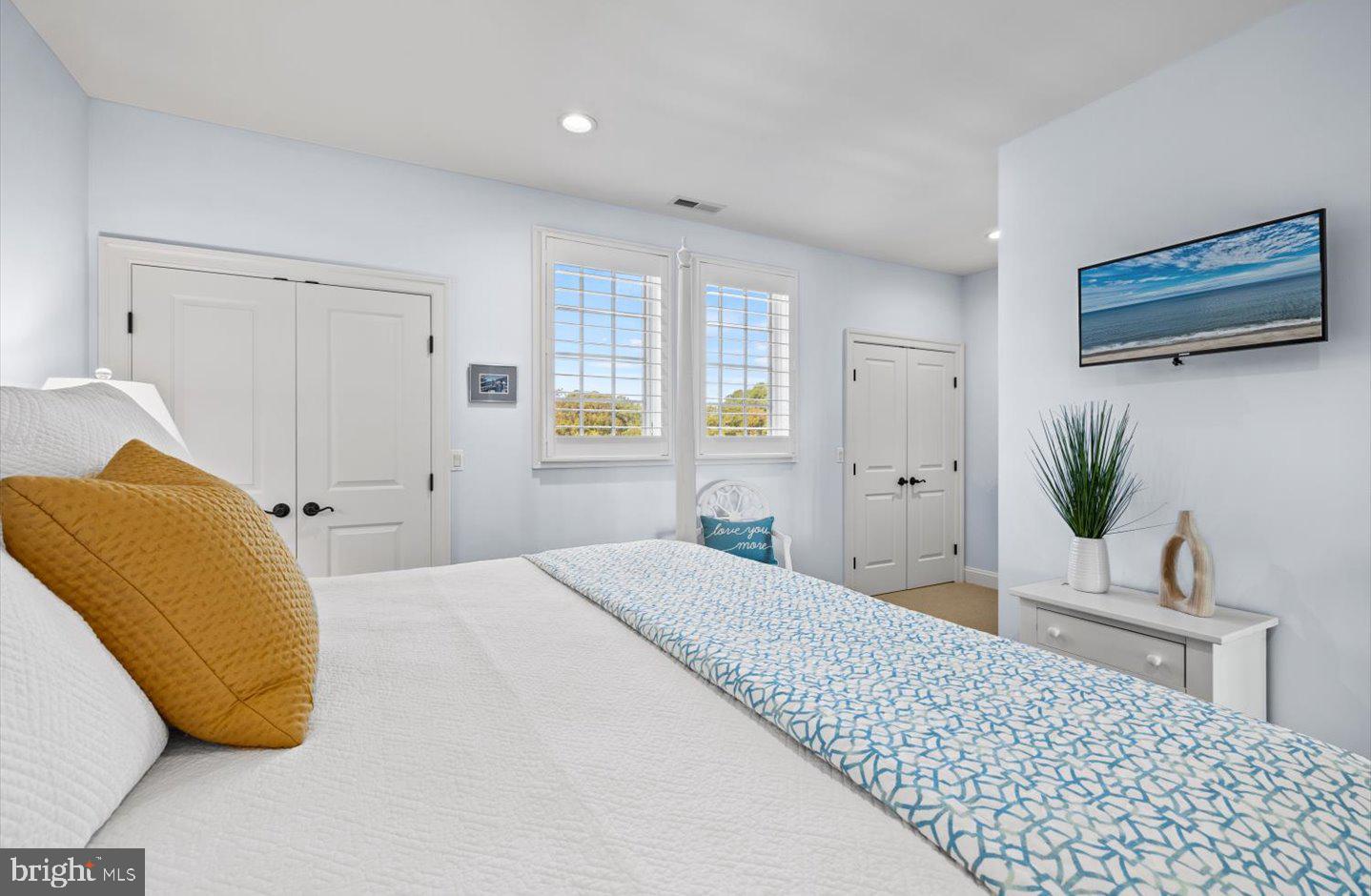 SILVER LAKE SHORES - Residential