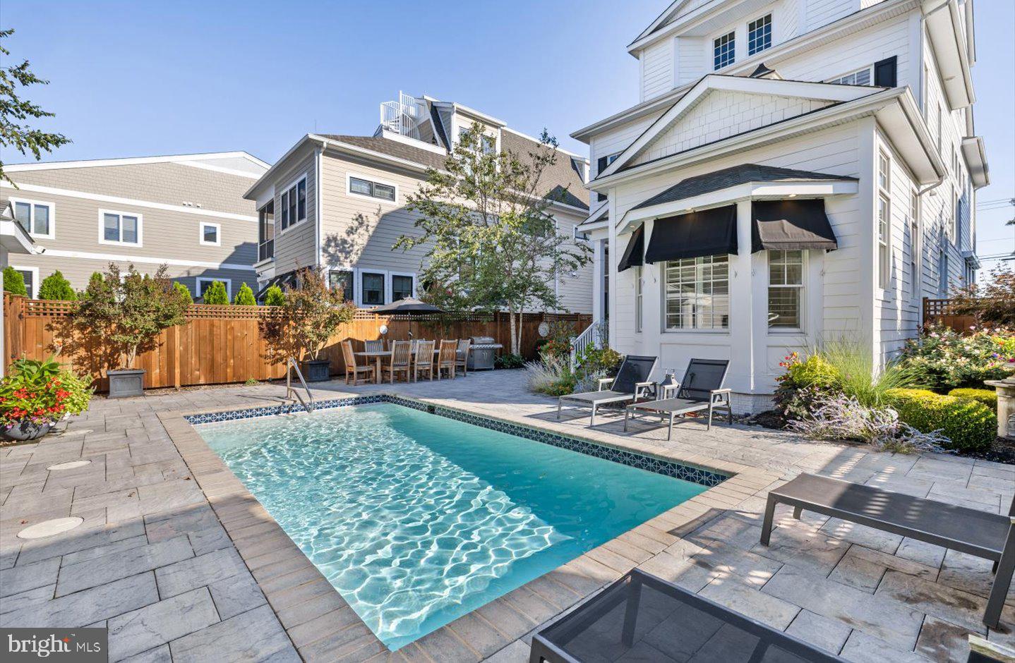 SILVER LAKE SHORES - Residential