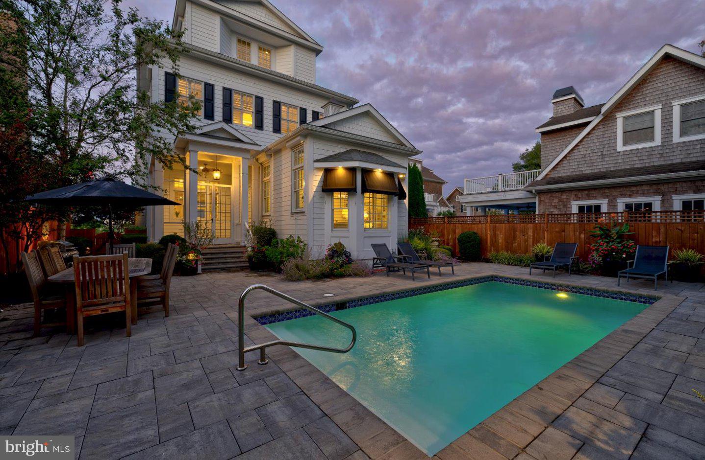 SILVER LAKE SHORES - Residential